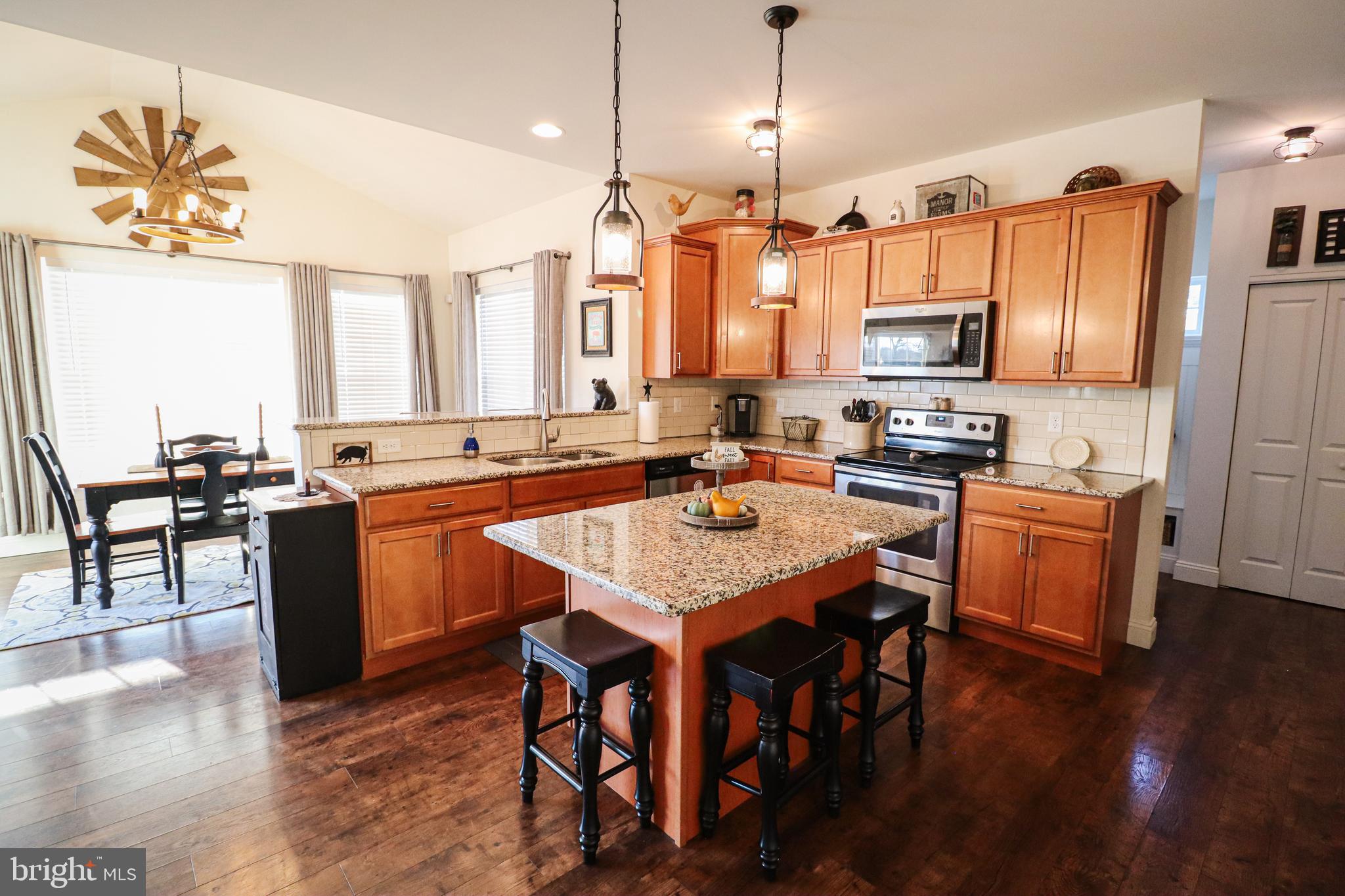 HAMPTON HEIGHTS - Residential