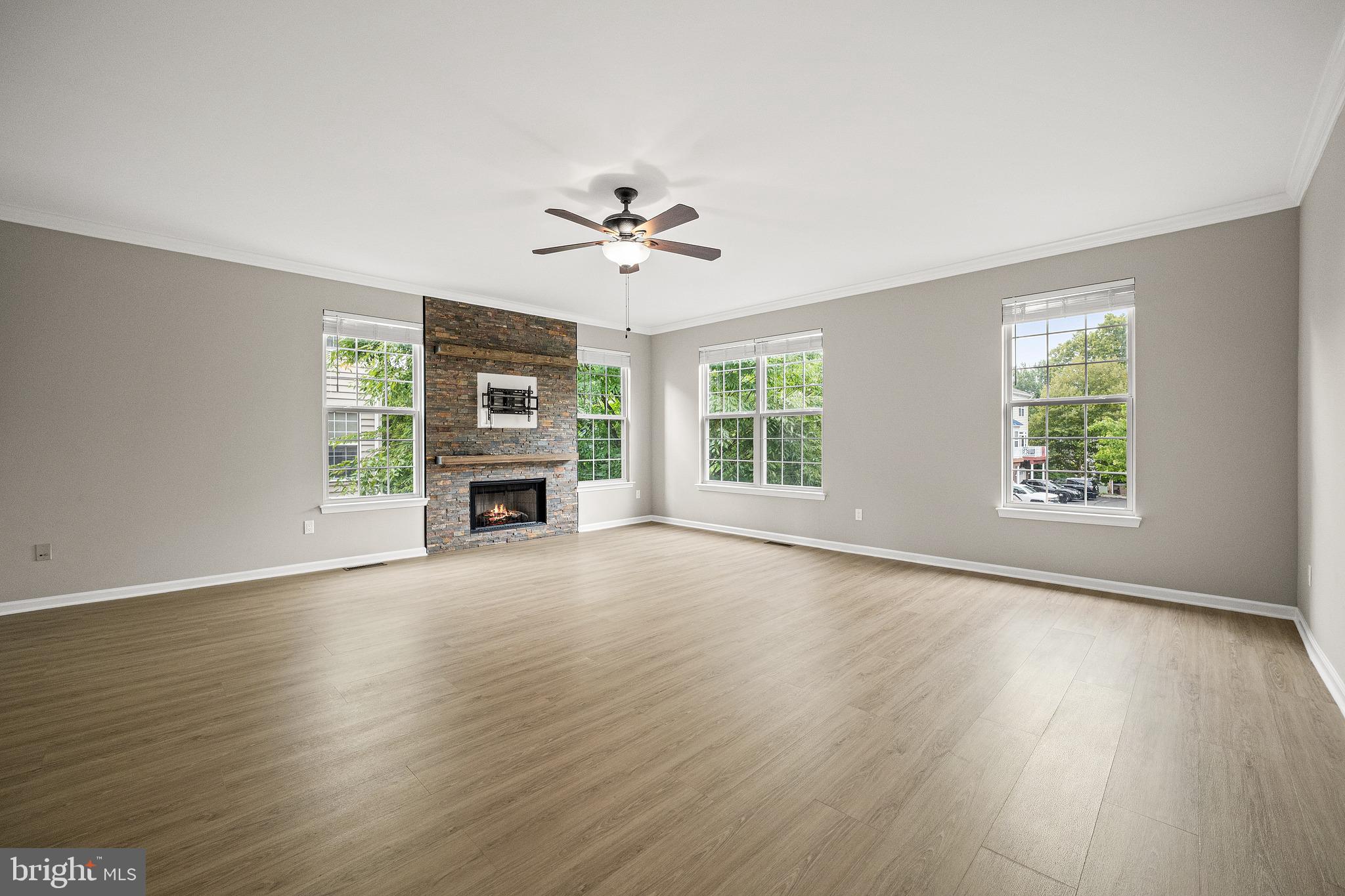 24 CAMERON COURT CONDO 24