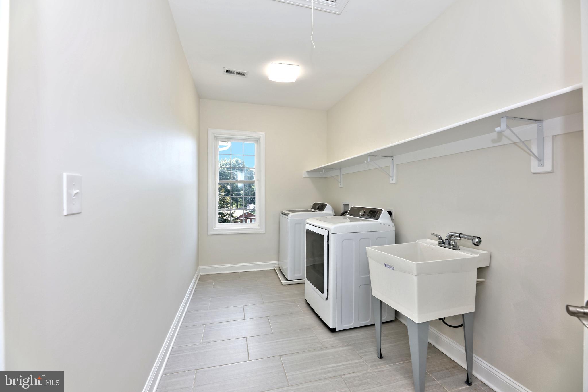 ROBERTS PLACE - Residential Lease