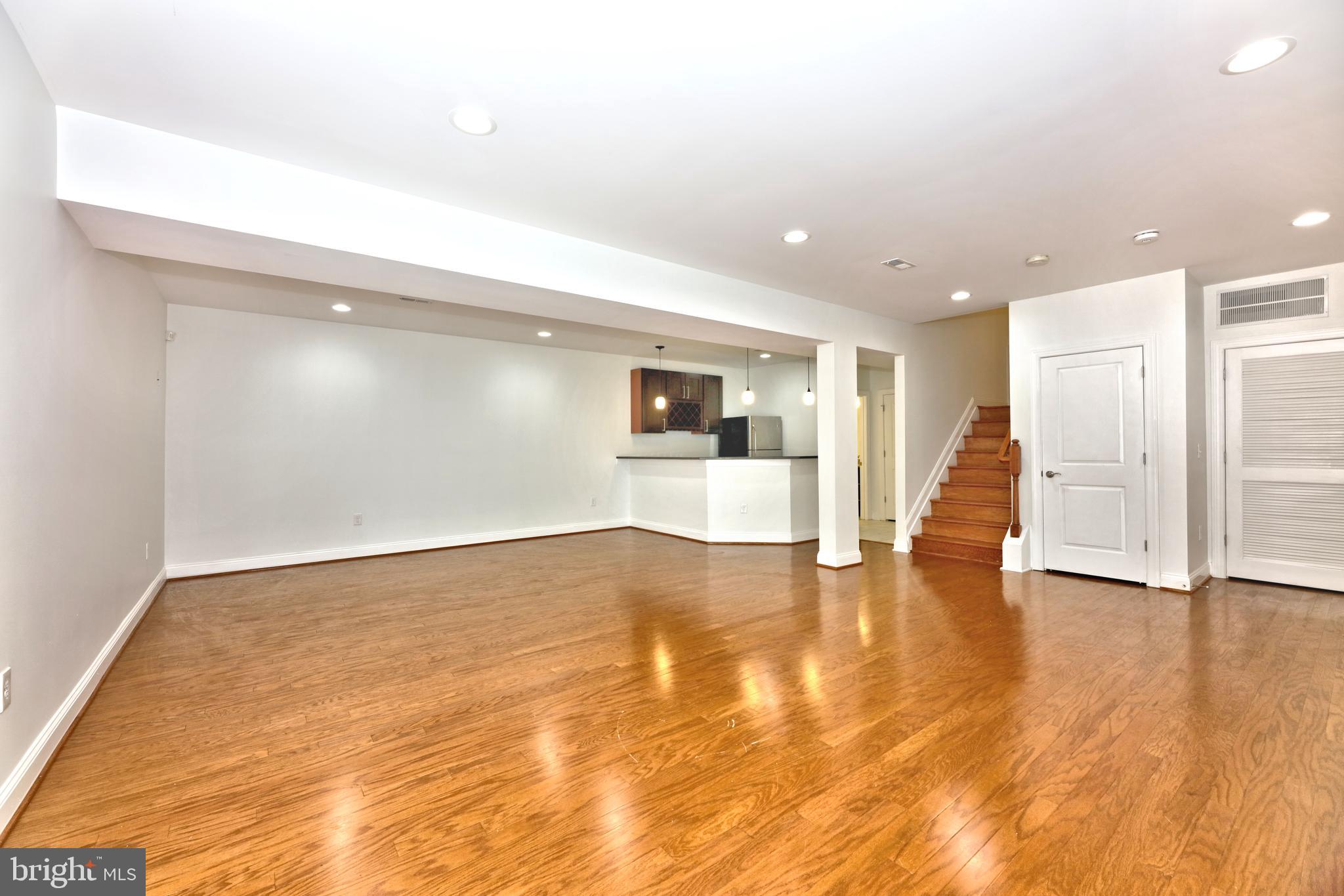 ROBERTS PLACE - Residential Lease