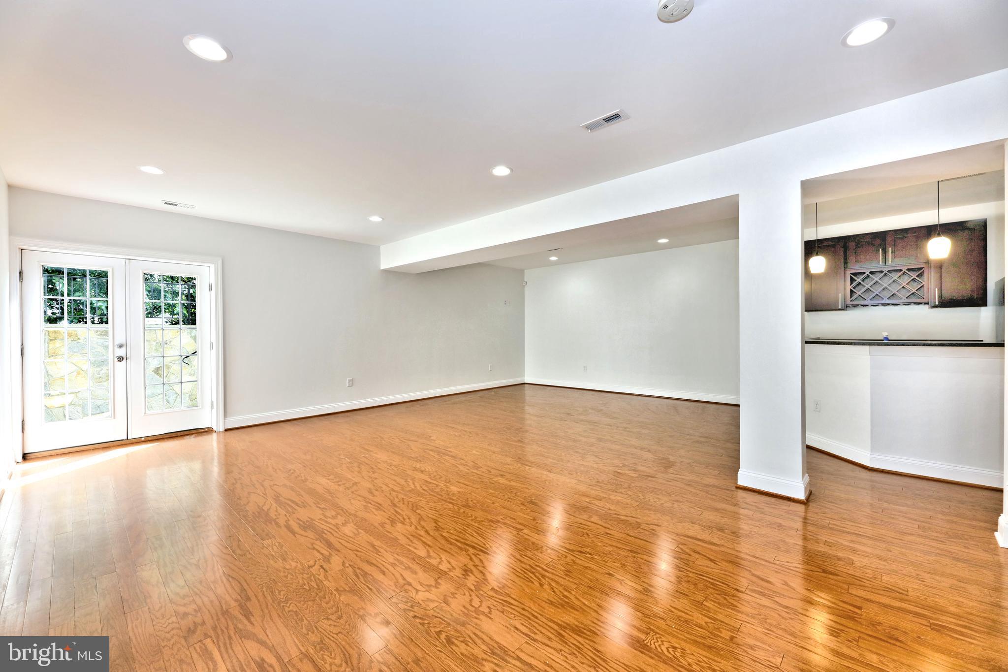 ROBERTS PLACE - Residential Lease