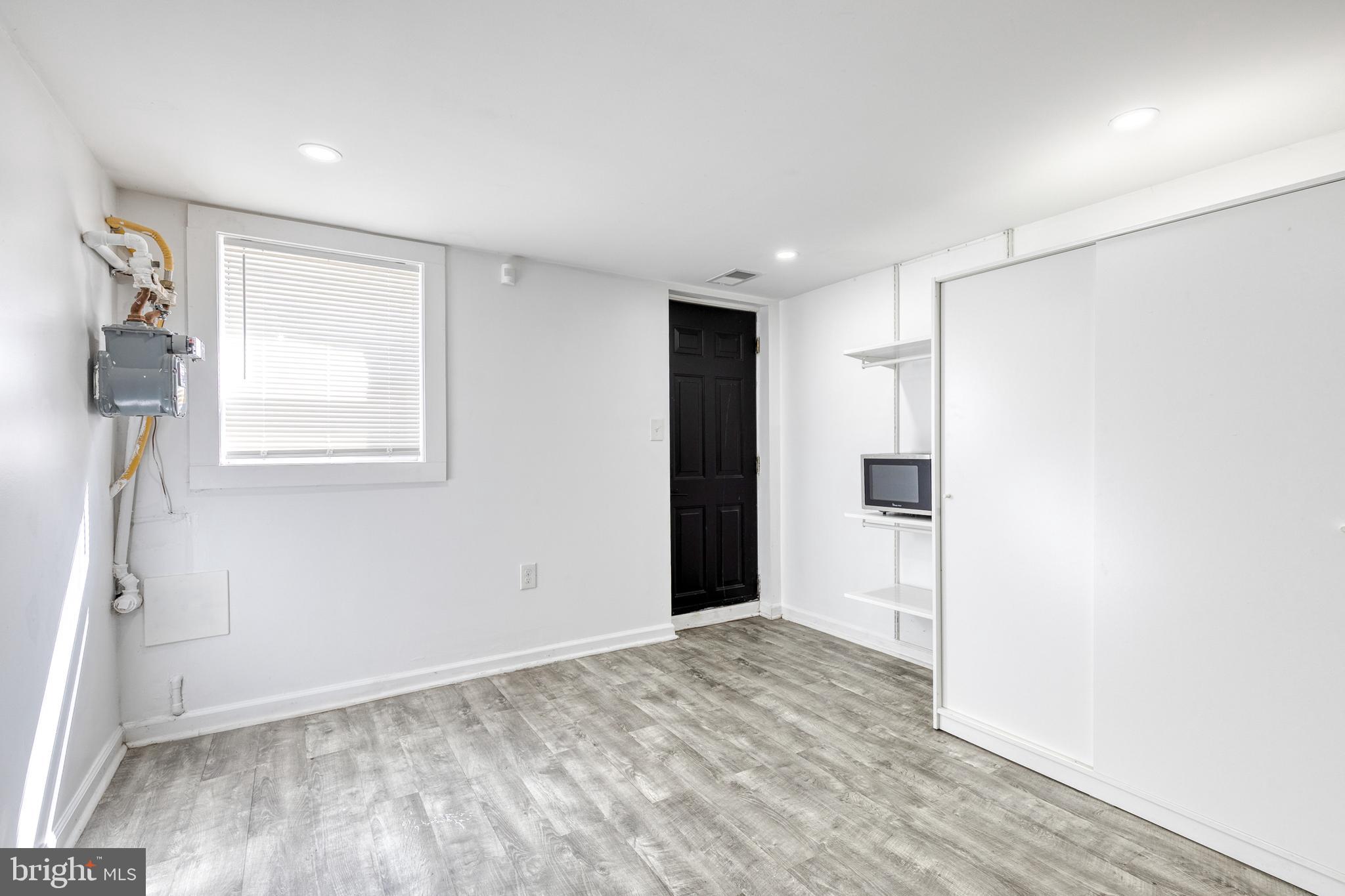 WASHINGTON VILLAGE - Residential Lease