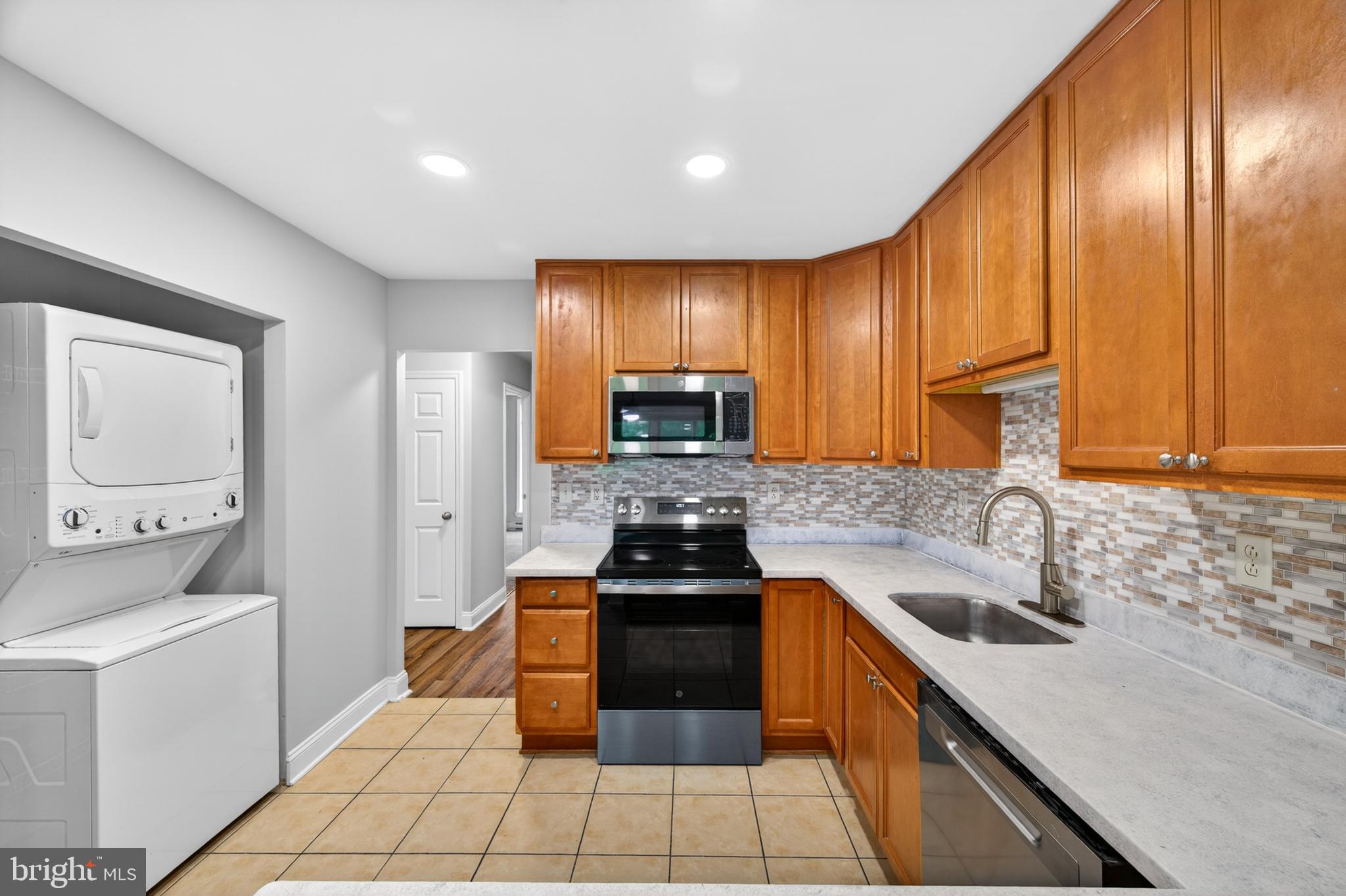 JEFFERSON CHASE - Residential