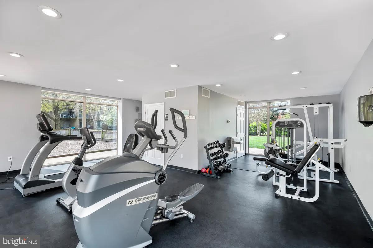 JEFFERSON CHASE - Residential