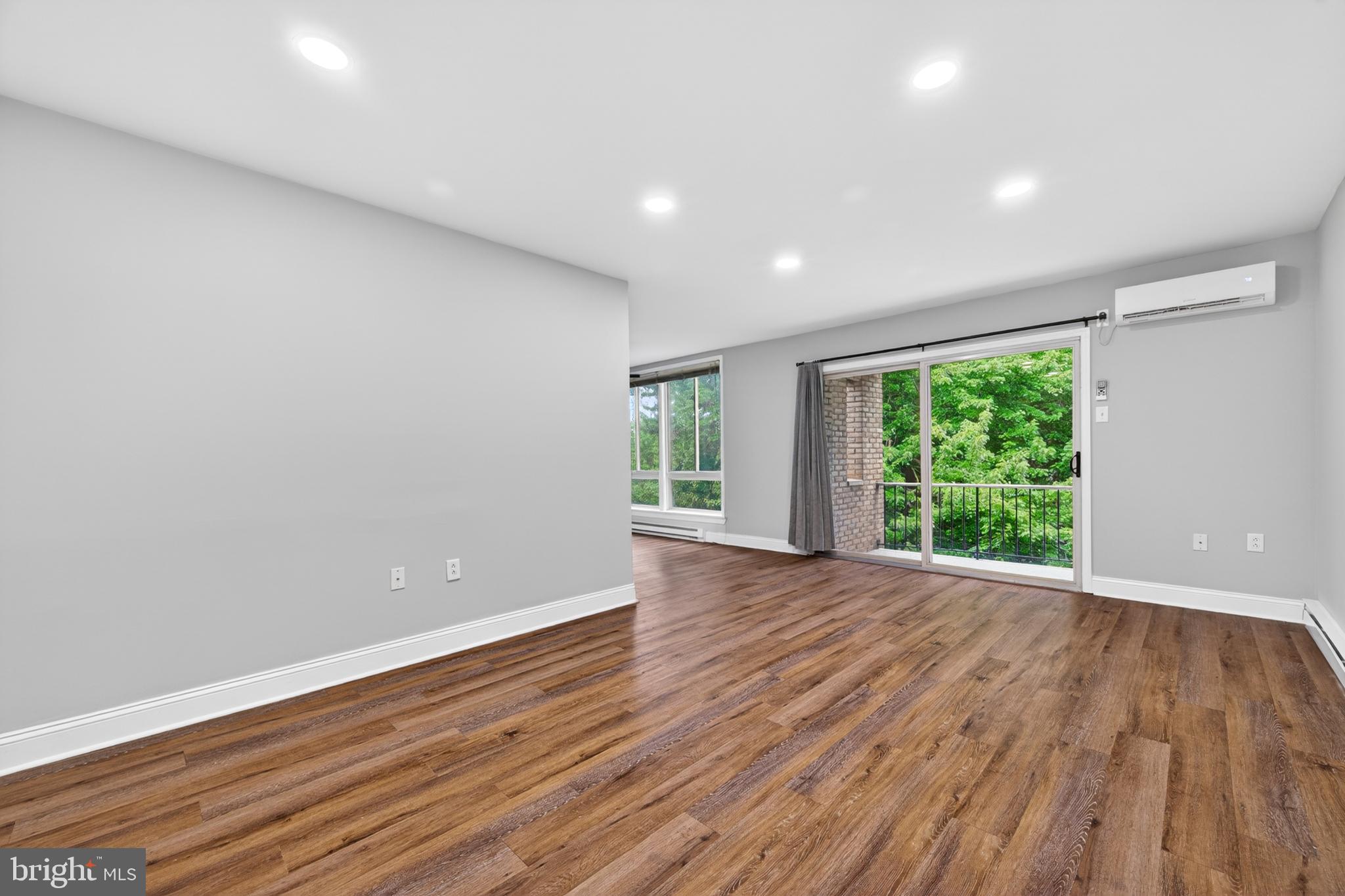 JEFFERSON CHASE - Residential