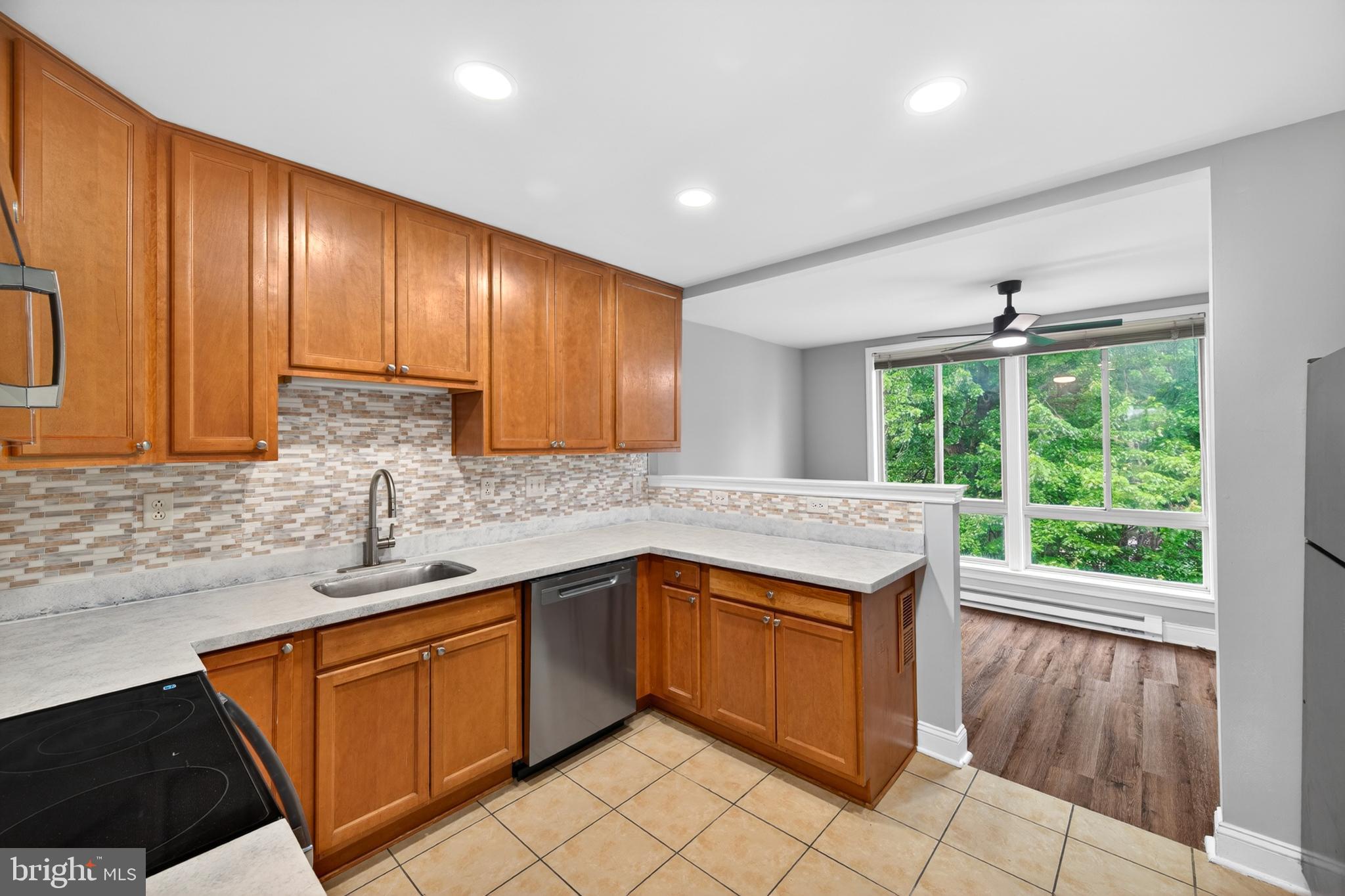 JEFFERSON CHASE - Residential