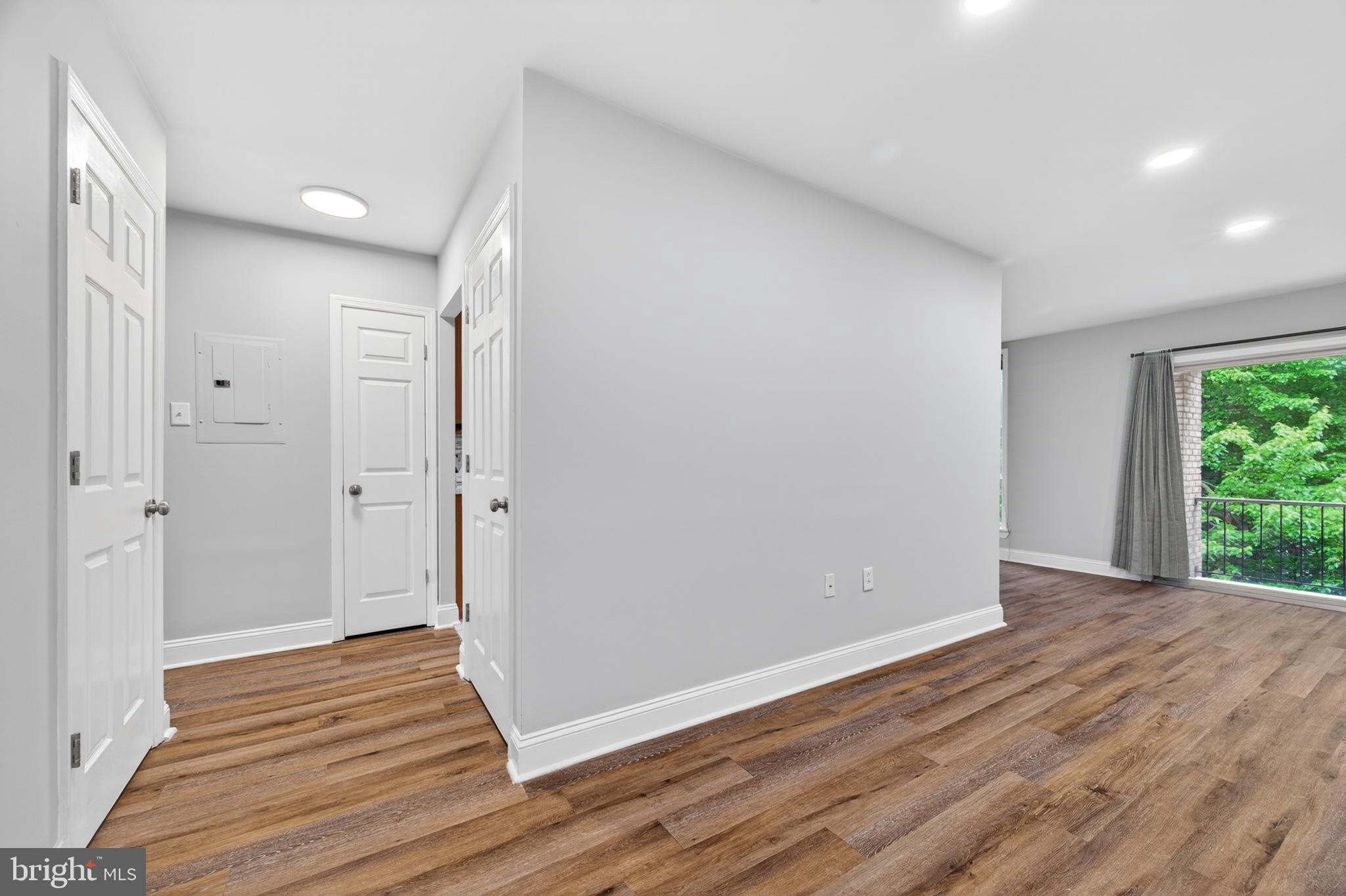 JEFFERSON CHASE - Residential