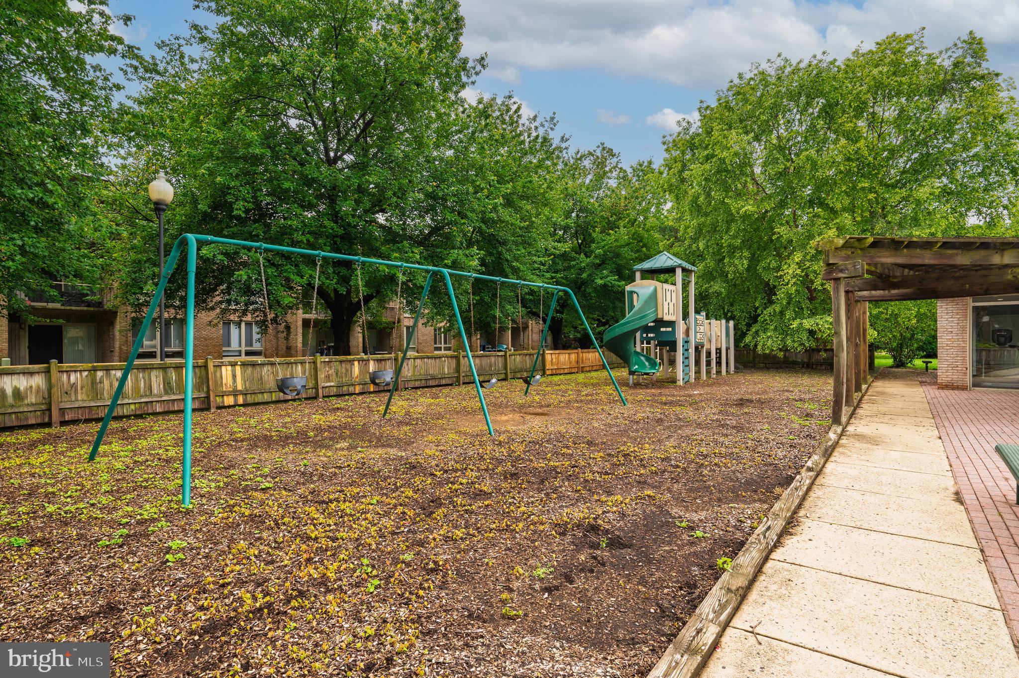 JEFFERSON CHASE - Residential