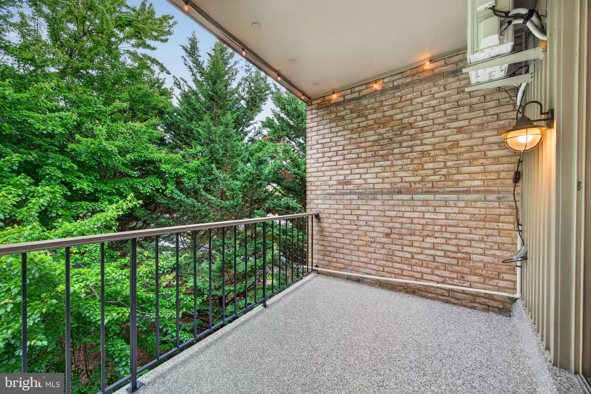 JEFFERSON CHASE - Residential