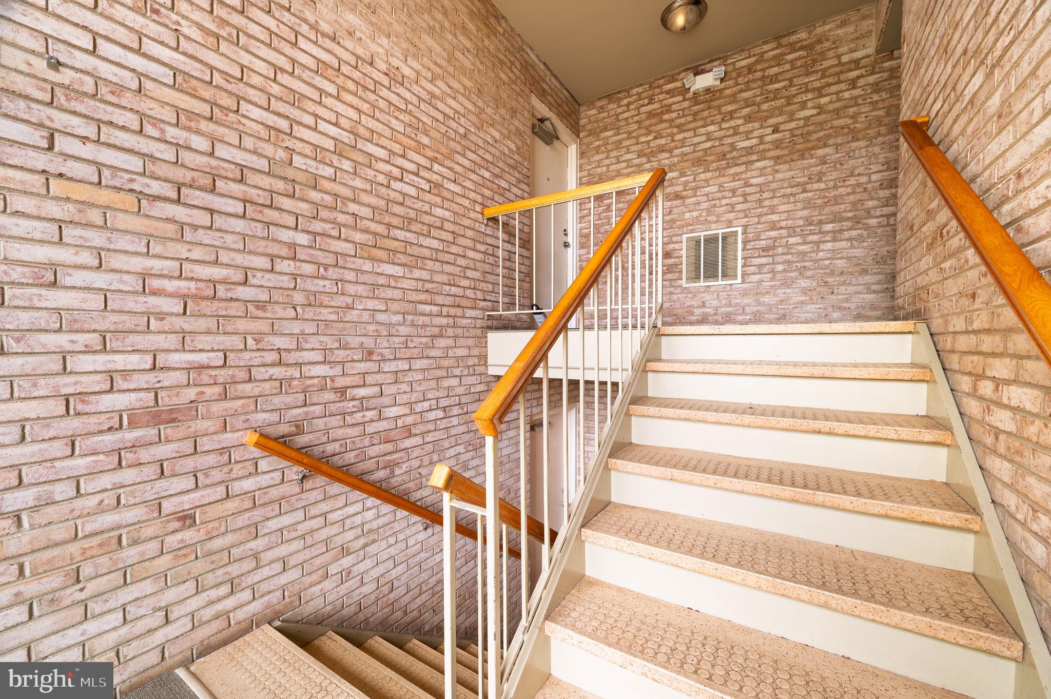 JEFFERSON CHASE - Residential