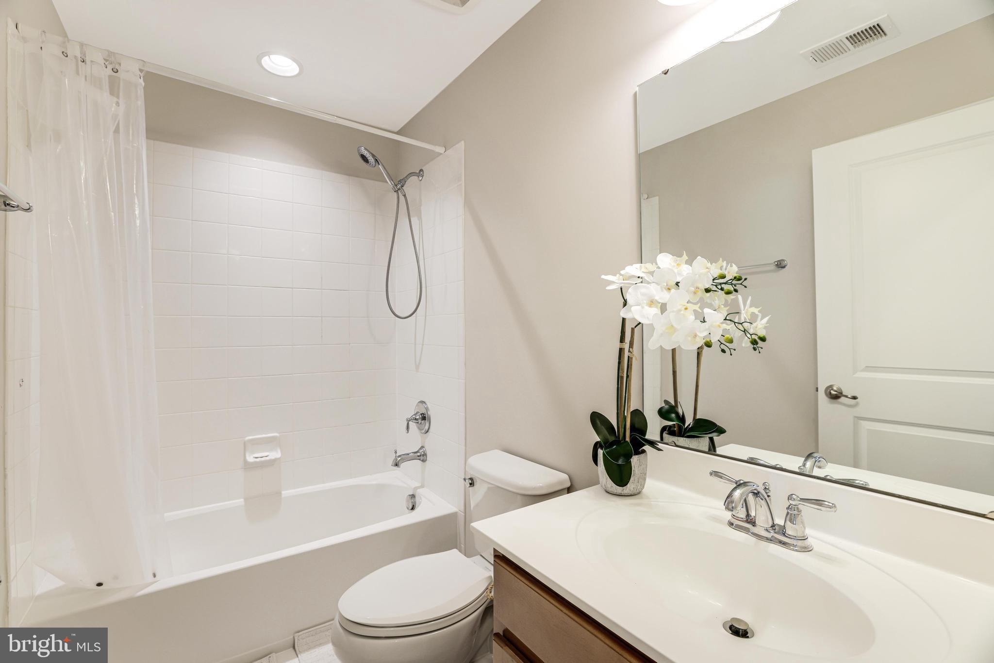 AUTUMN OAKS - Residential