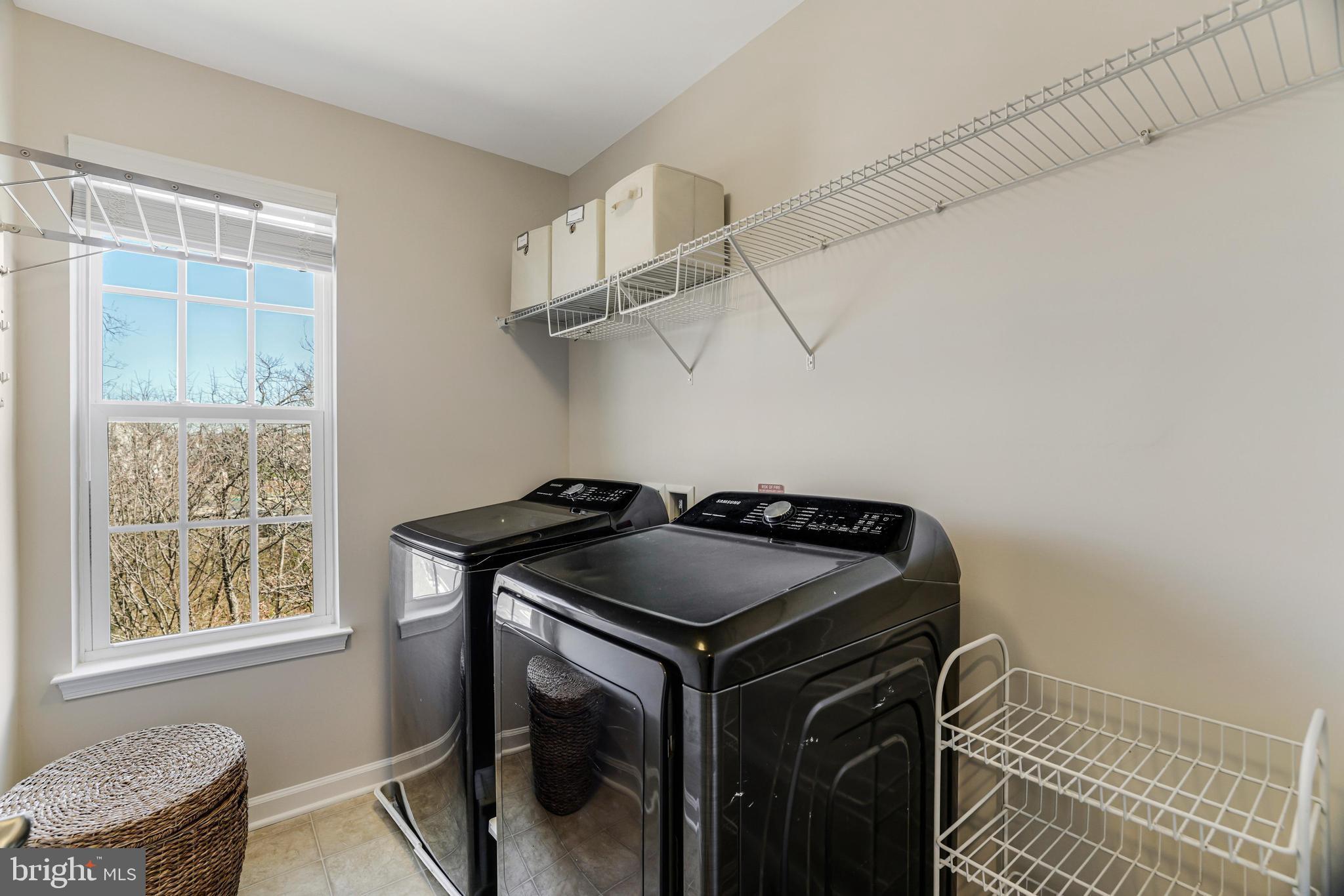 AUTUMN OAKS - Residential