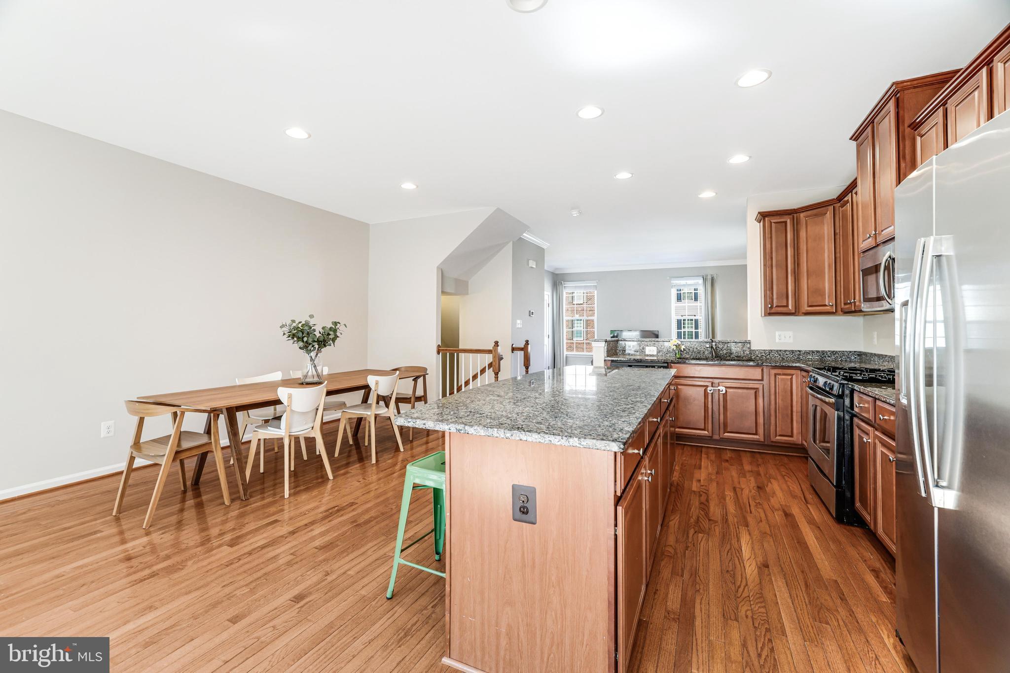 AUTUMN OAKS - Residential