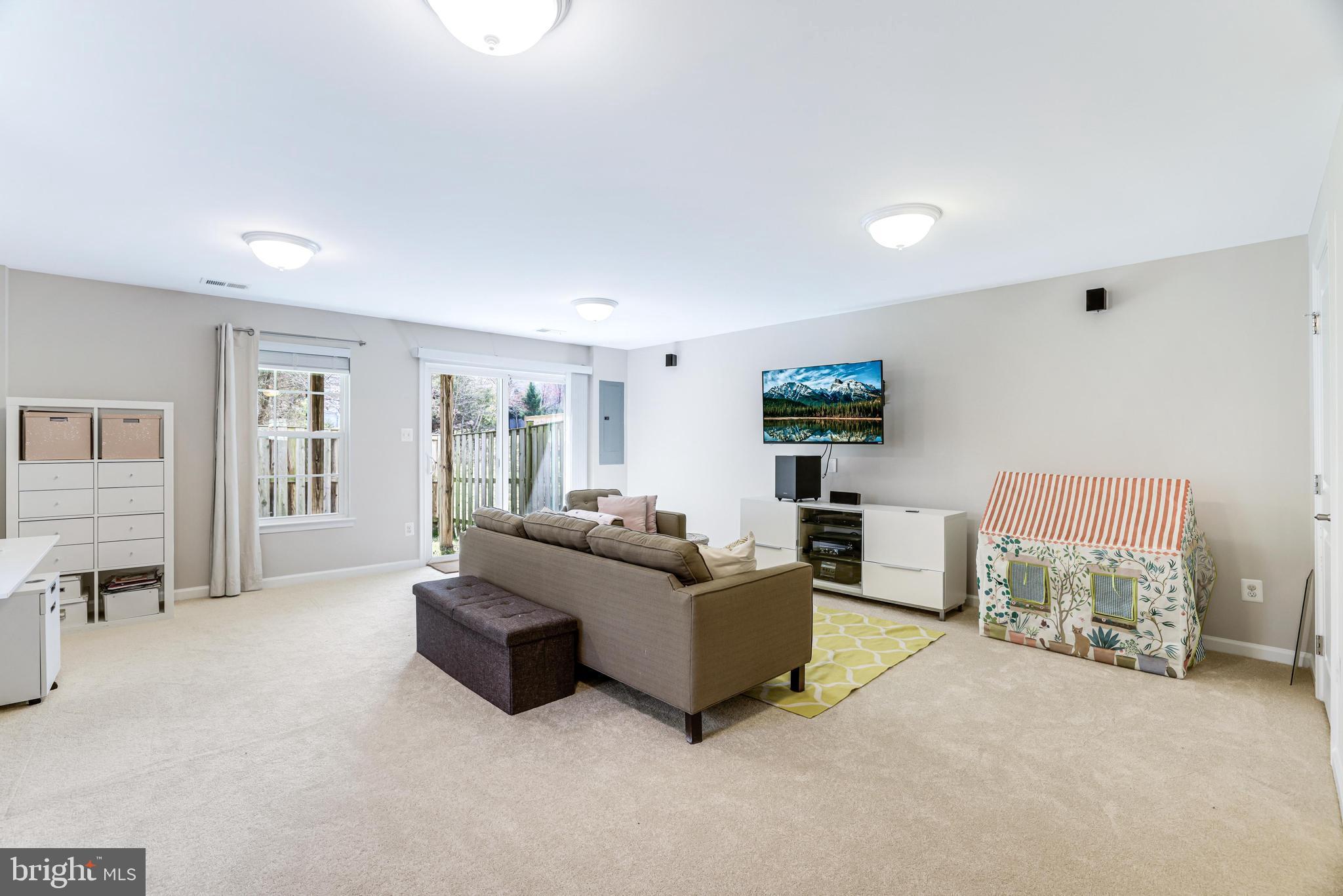 AUTUMN OAKS - Residential