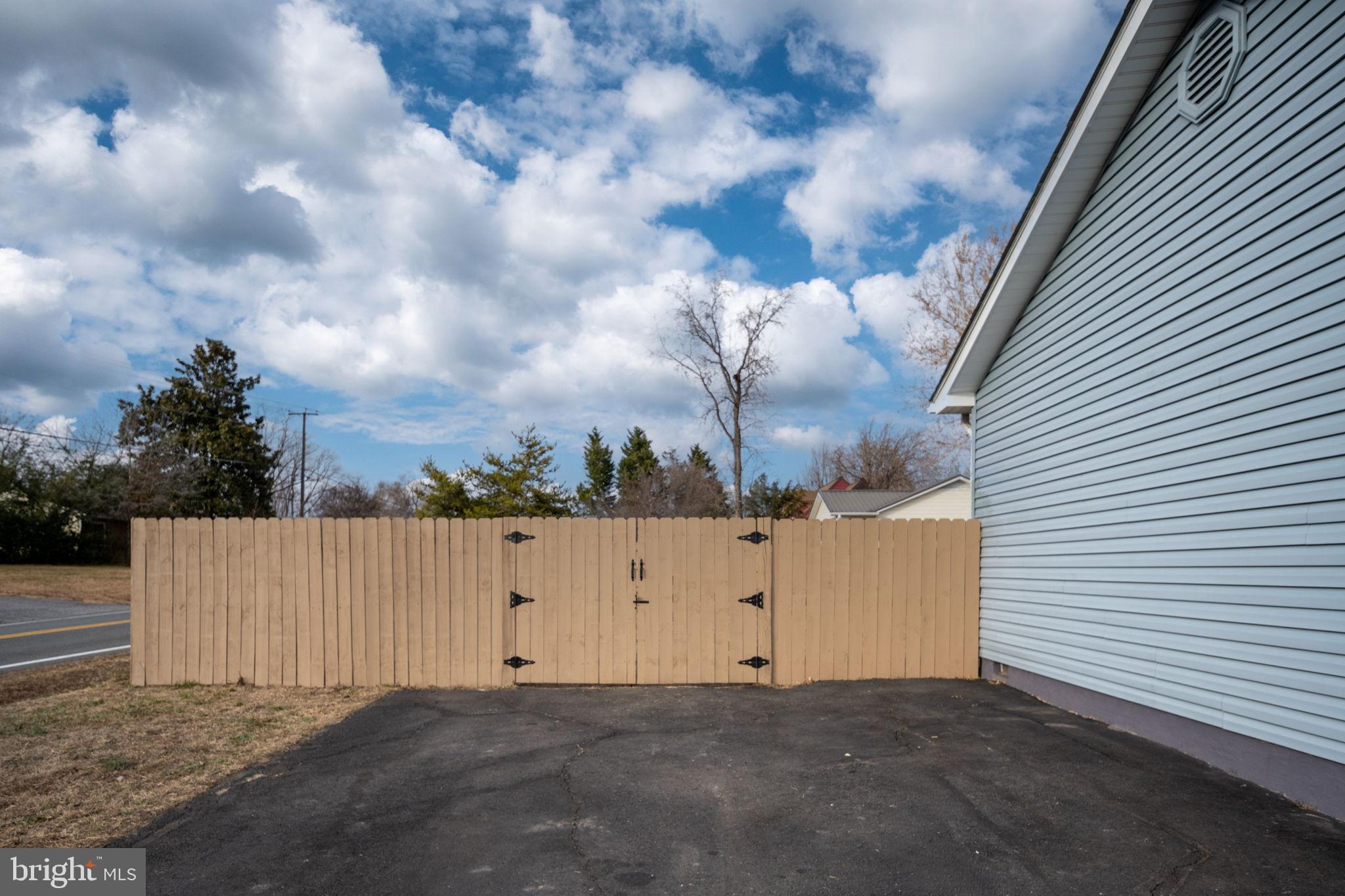 BATTLEFIELD STATION - Residential