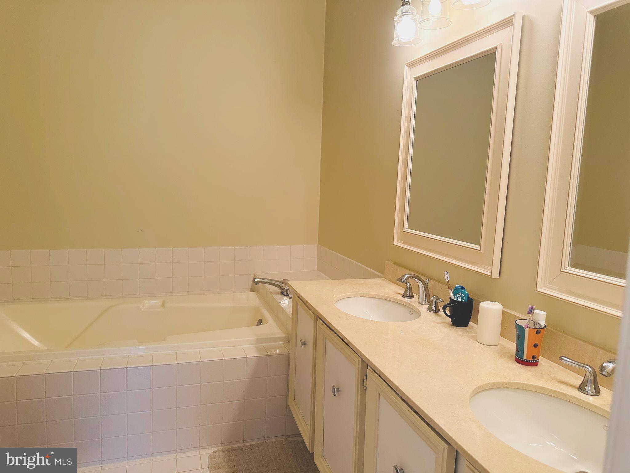 WOODROCK - Residential Lease