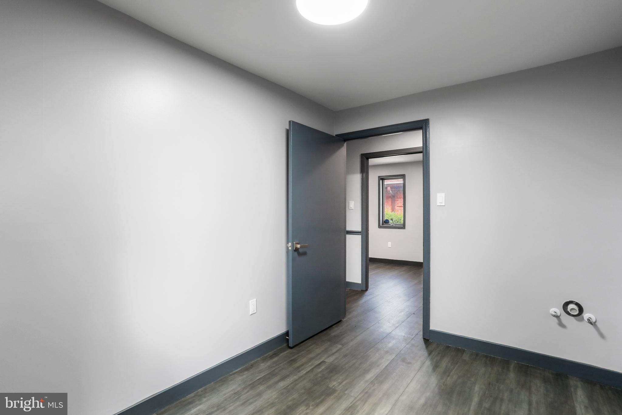 CLIFTON SQUARE - Commercial Lease