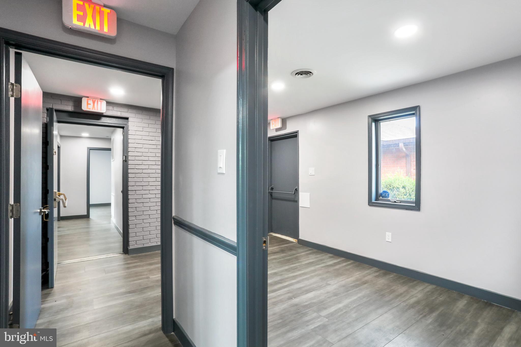 CLIFTON SQUARE - Commercial Lease