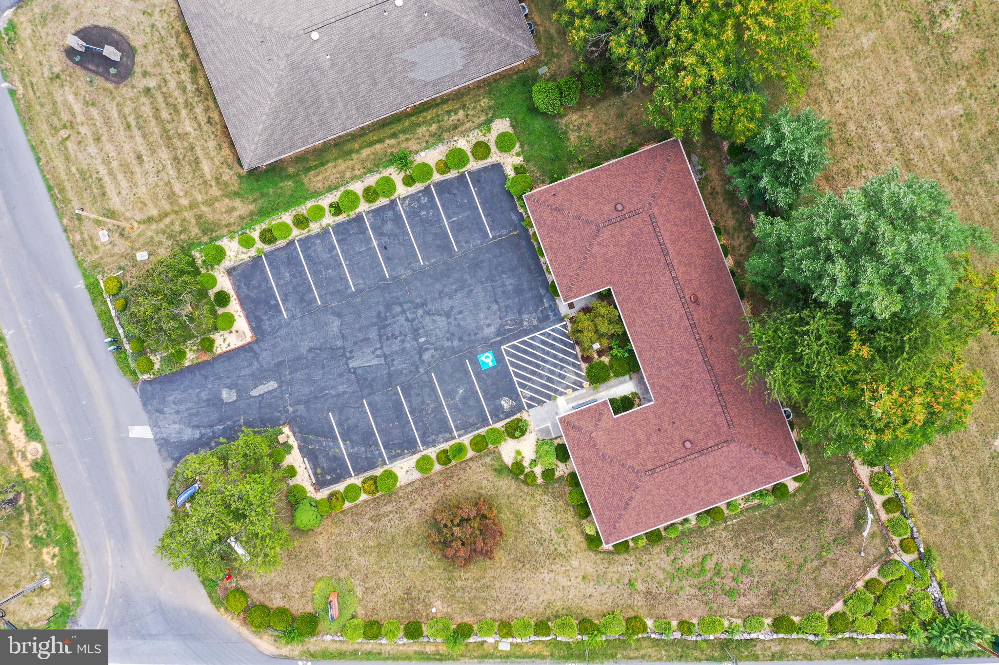 CLIFTON SQUARE - Commercial Lease