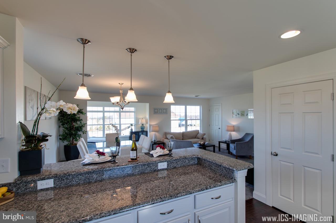 WINDY HEIGHTS - Residential