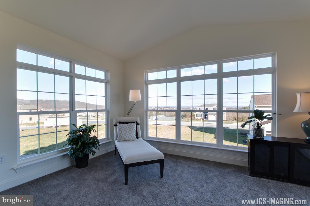 WINDY HEIGHTS - Residential