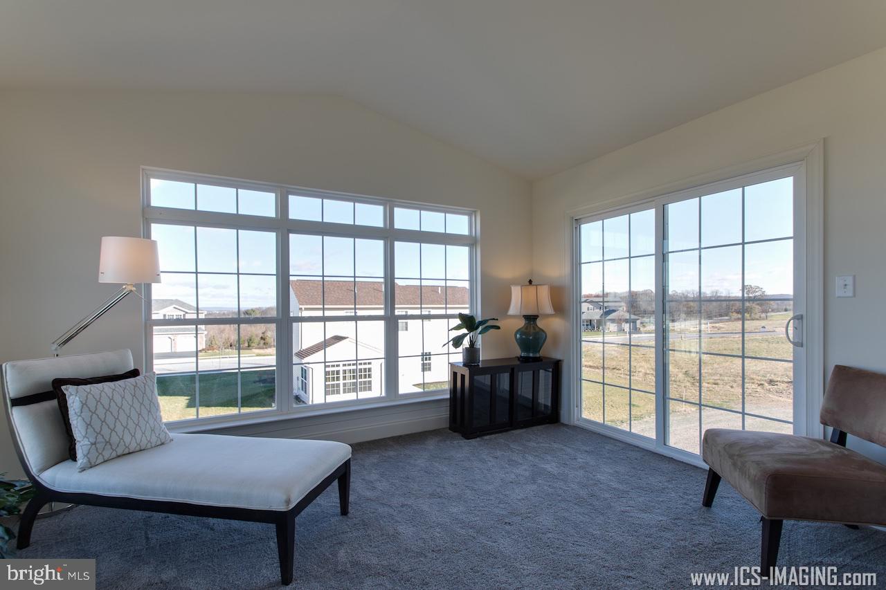 WINDY HEIGHTS - Residential