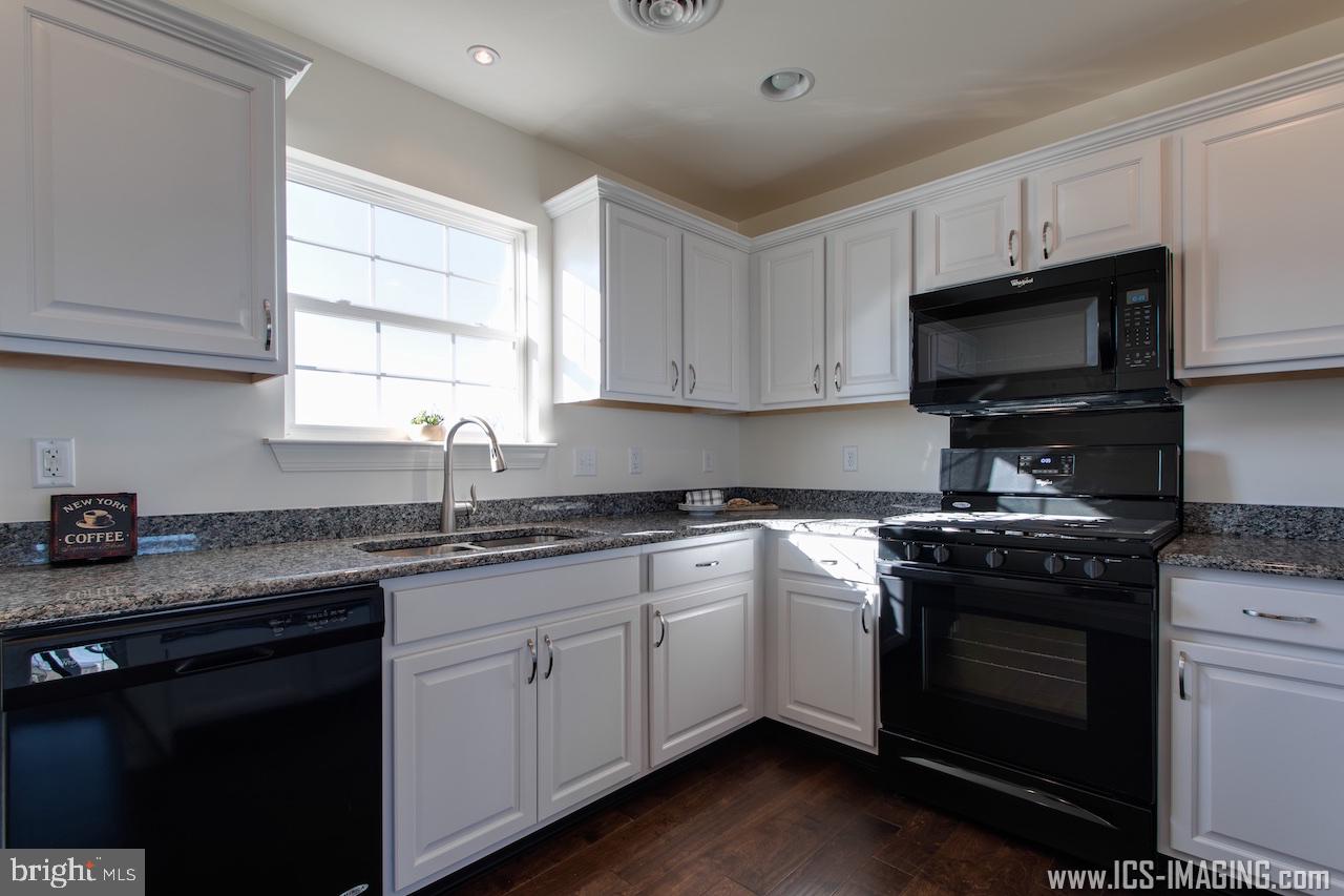 WINDY HEIGHTS - Residential