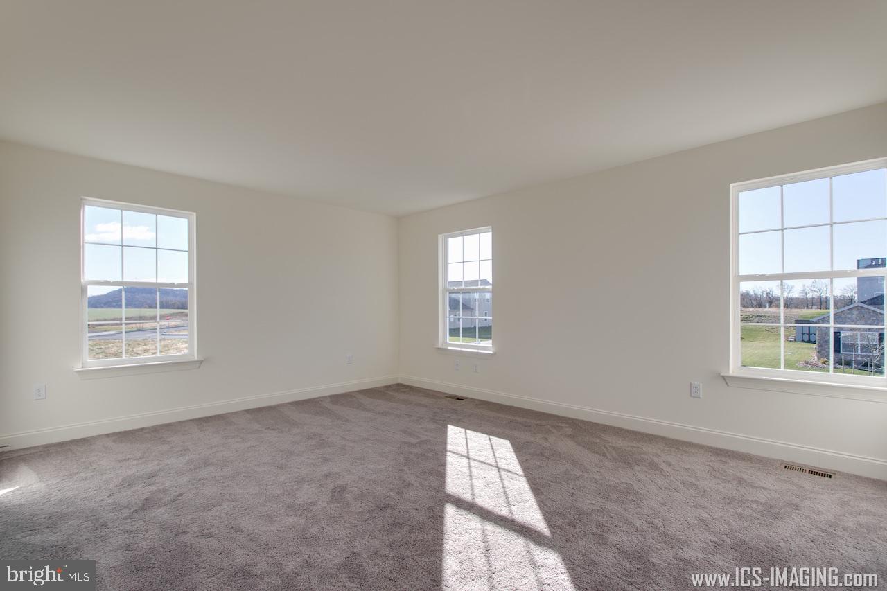 WINDY HEIGHTS - Residential