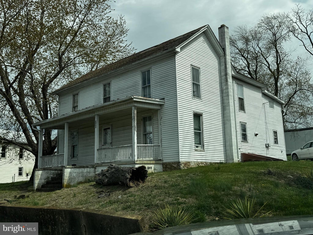 Photo of 307 Palmyra Road, EDINBURG, VA 22824 (MLS # VASH2014940)
