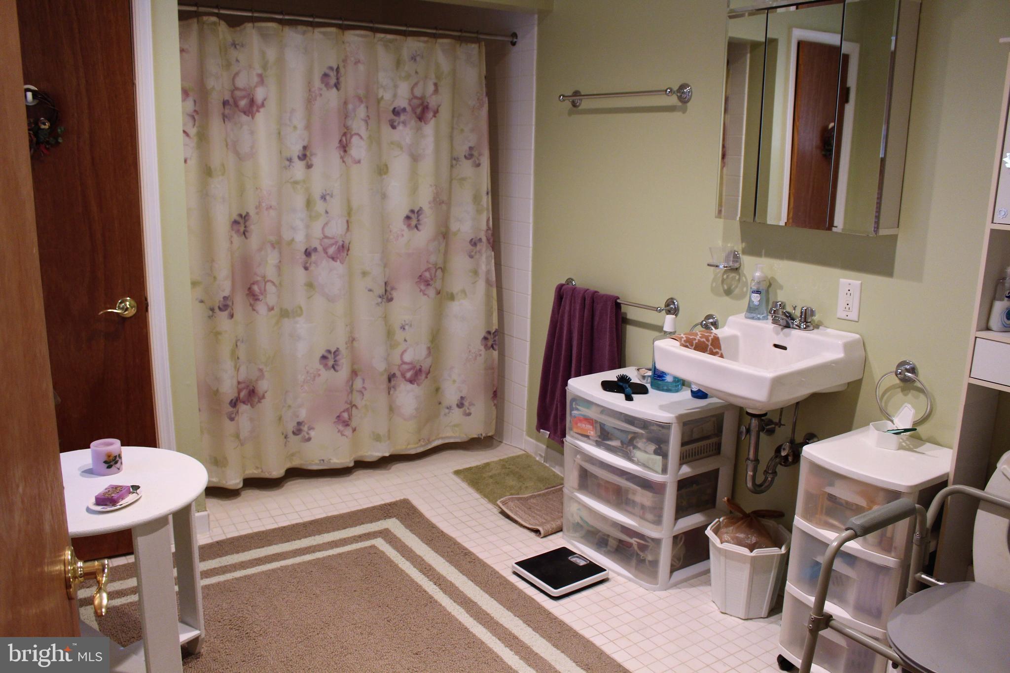 CREEKWOOD - Residential