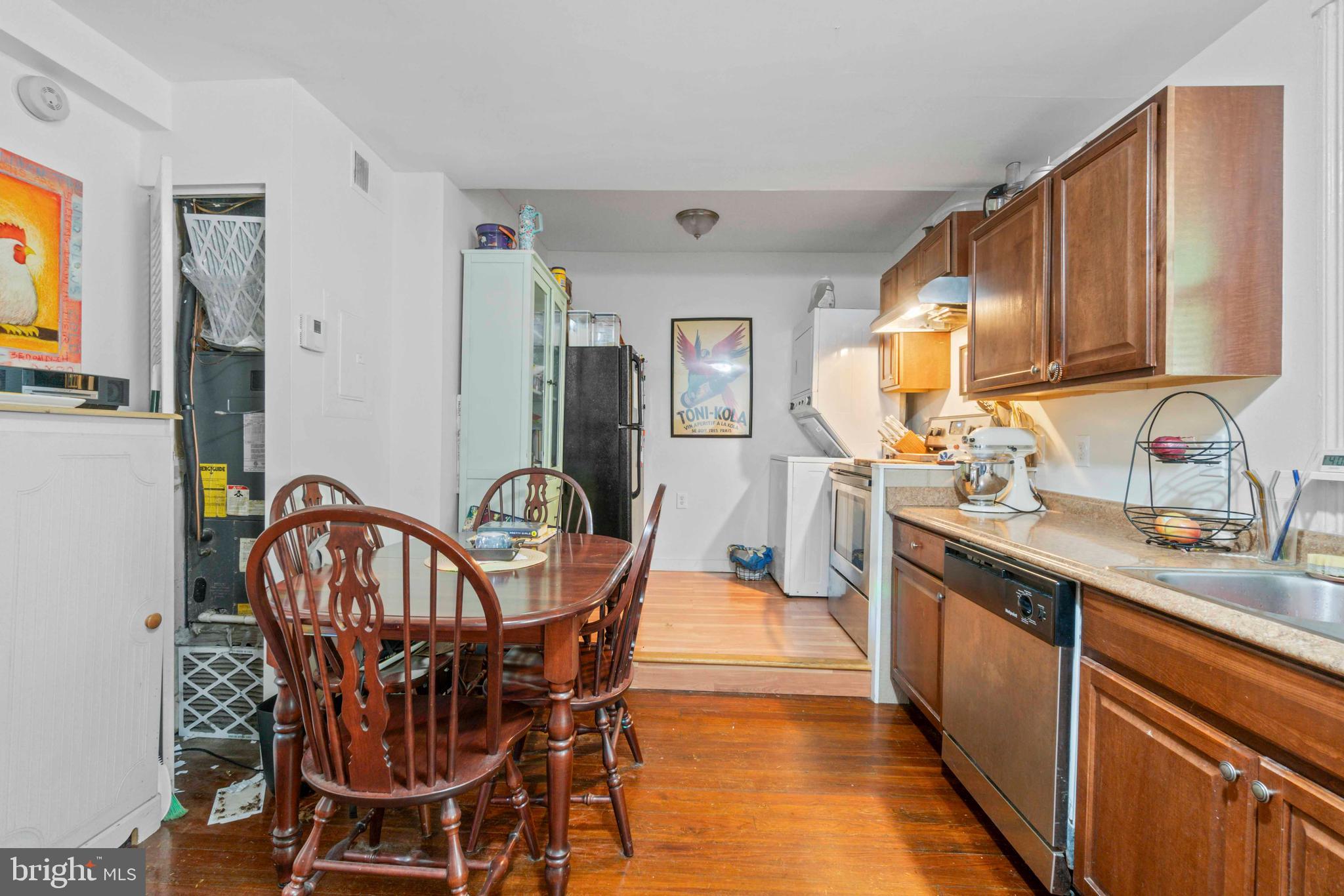 ROLAND PARK - Residential Income