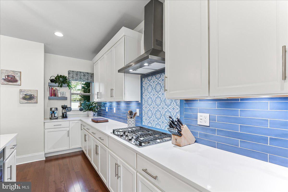1025 JAMES WALTER WAY