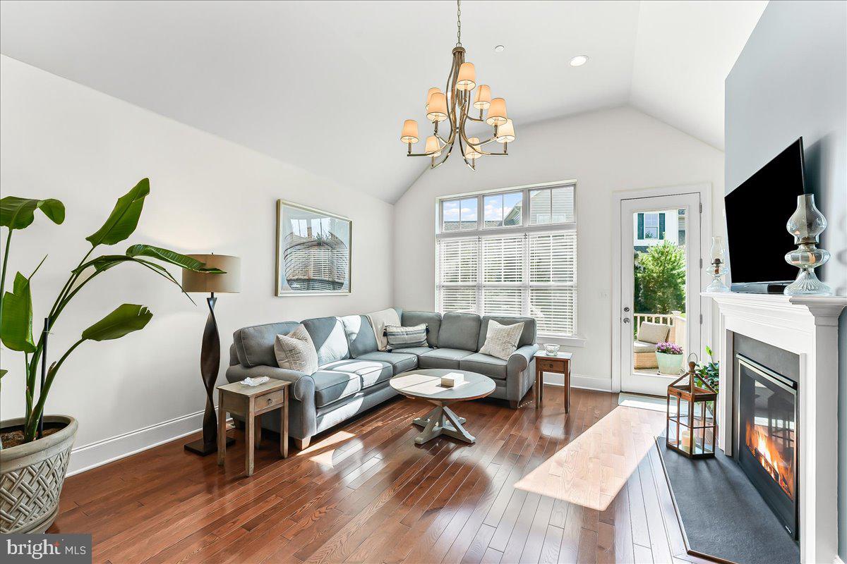 STONEHOUSE - Residential