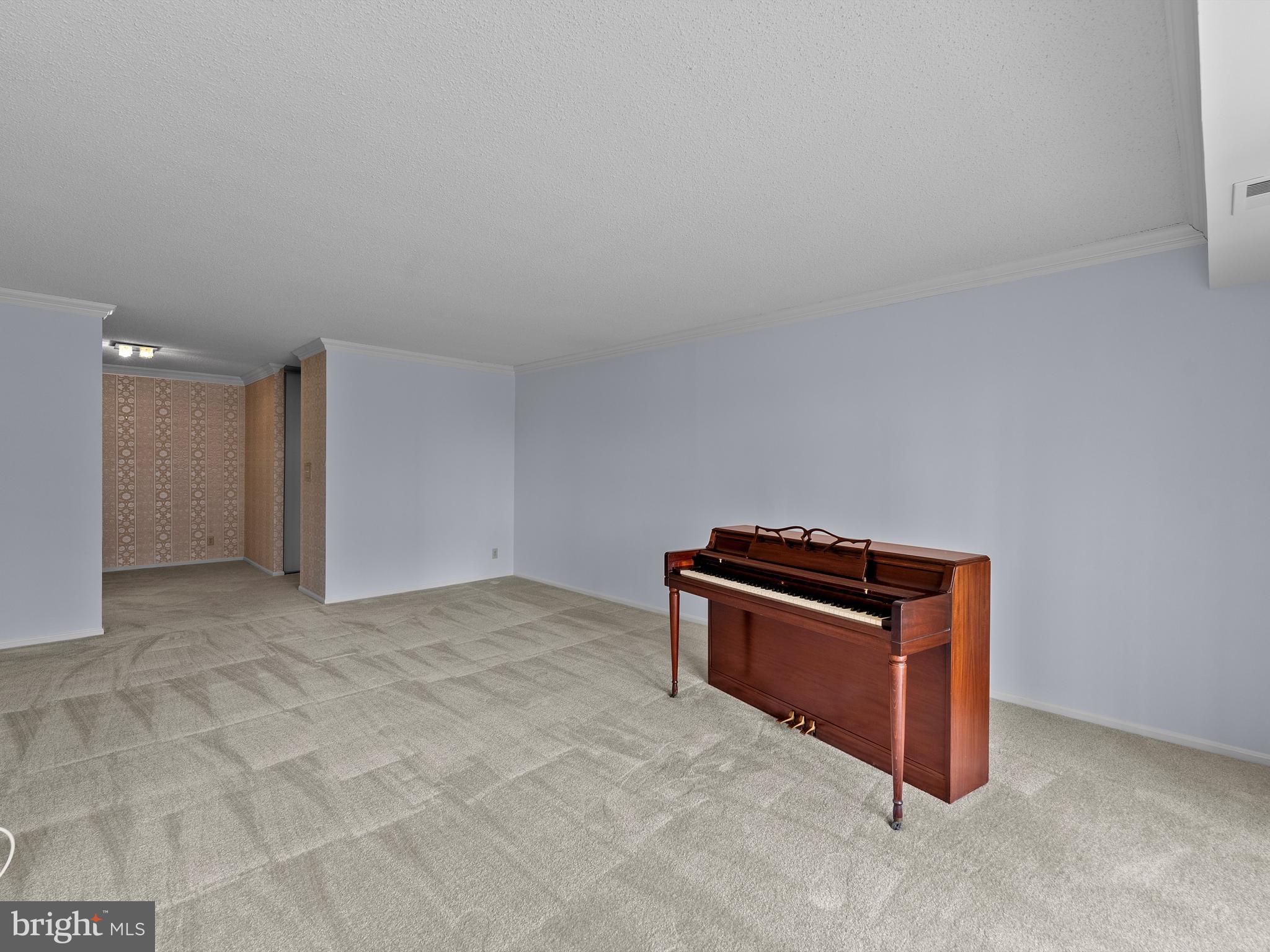 5902 MOUNT EAGLE DRIVE 308