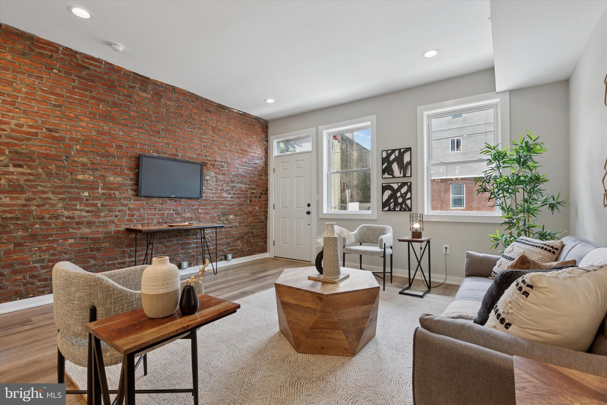 1243 S 18TH STREET