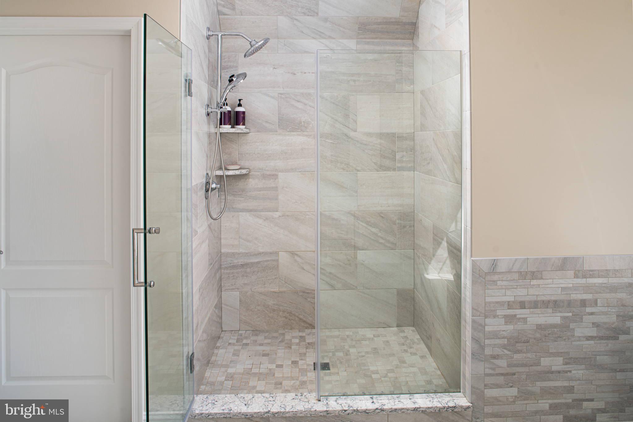 RIVER CROSSING - Residential