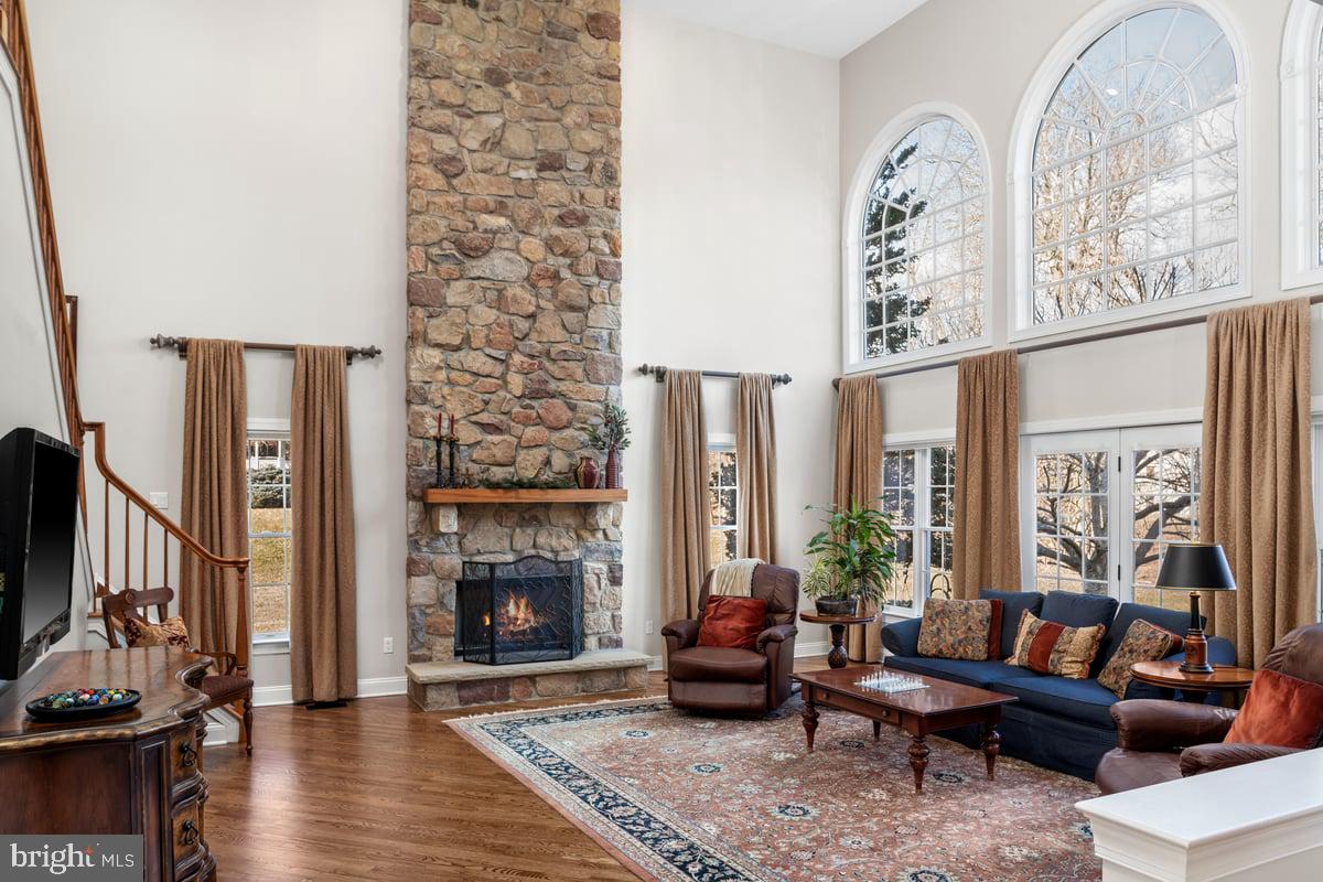 RIVER CROSSING - Residential