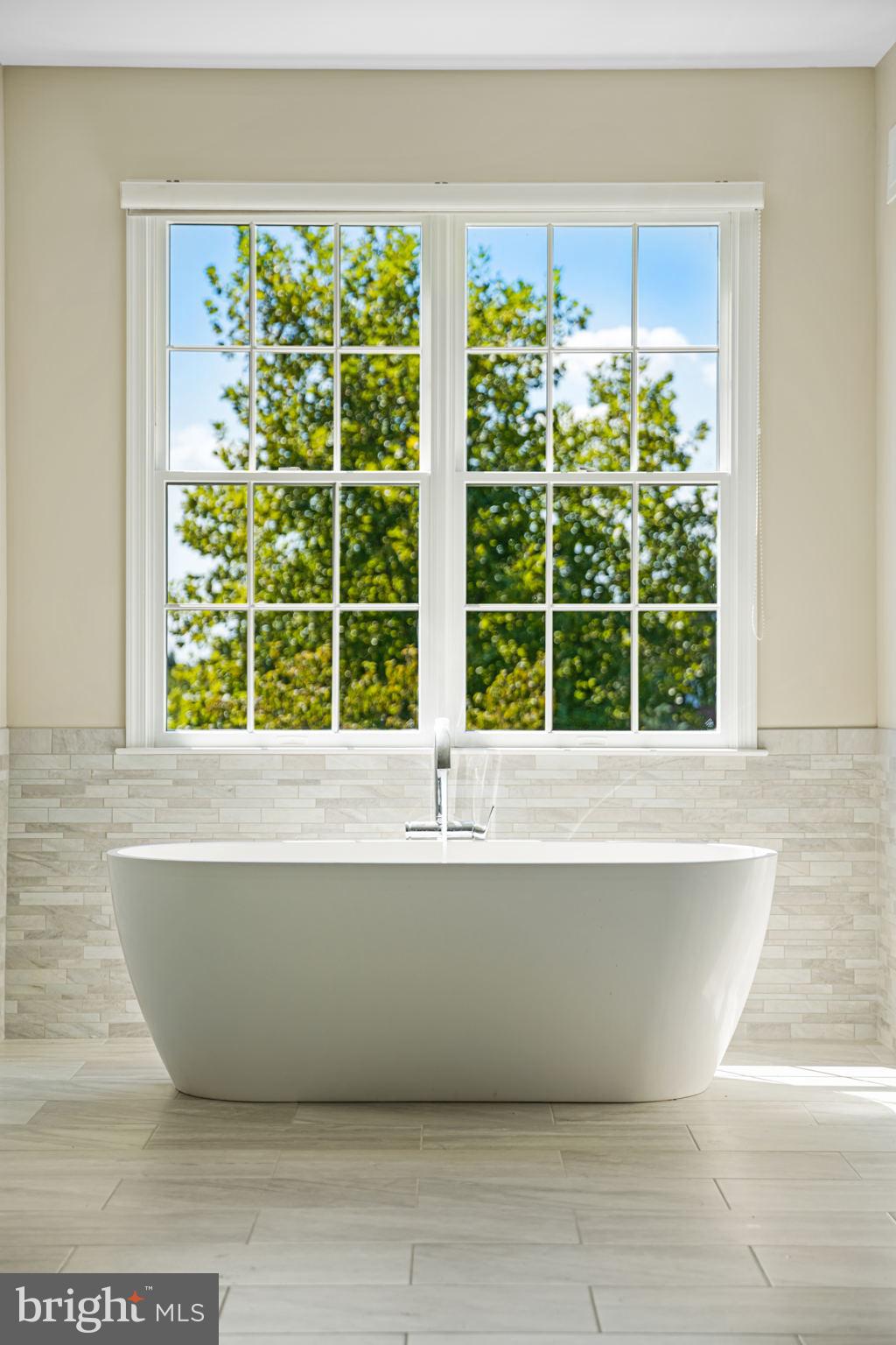 RIVER CROSSING - Residential