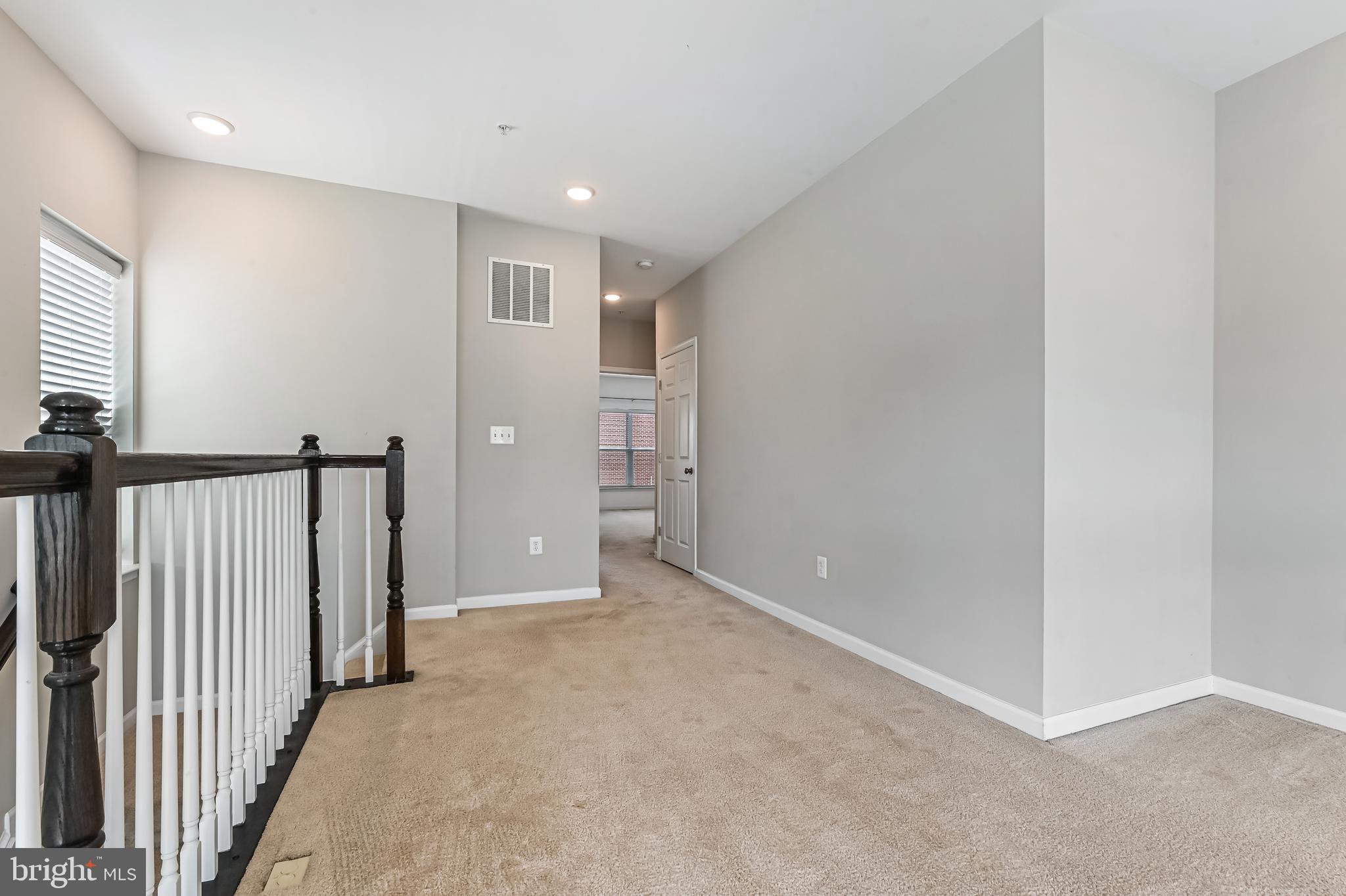 ADMIRALS SQUARE - Residential