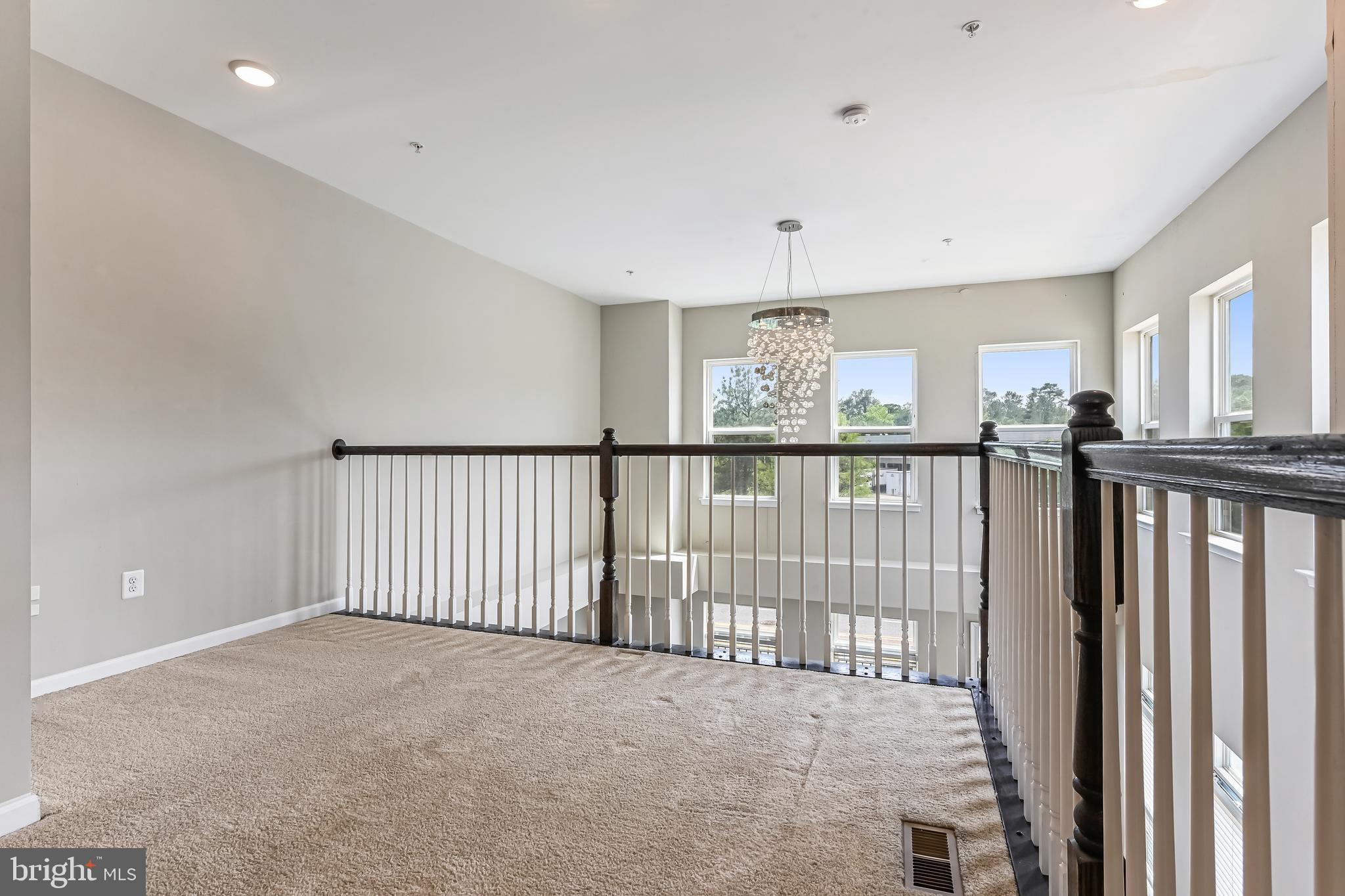 ADMIRALS SQUARE - Residential