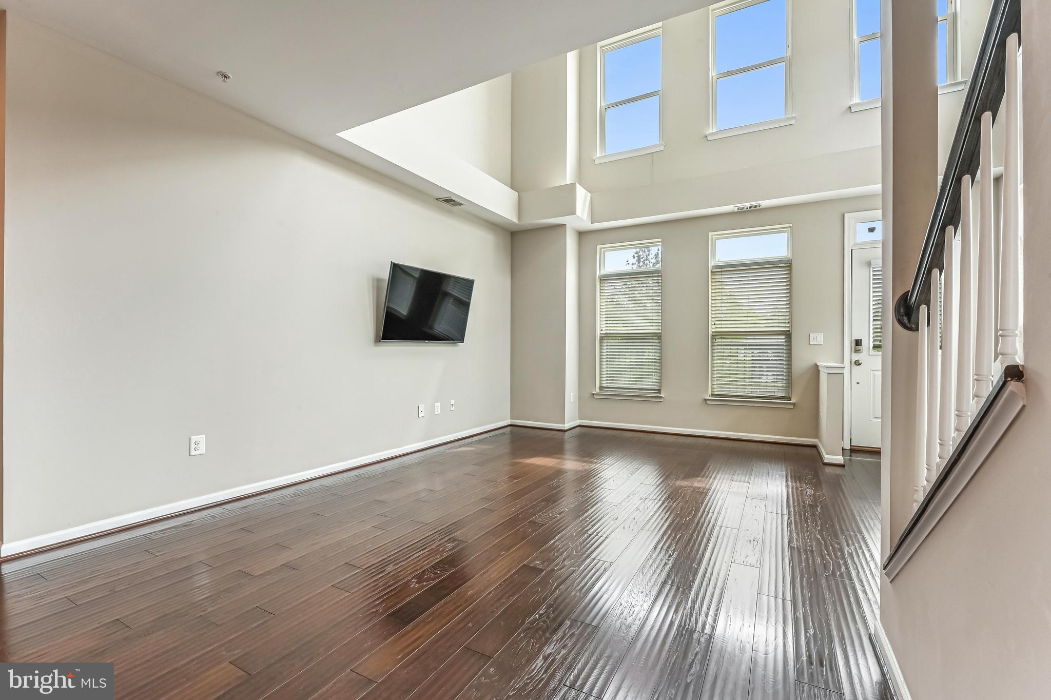 ADMIRALS SQUARE - Residential