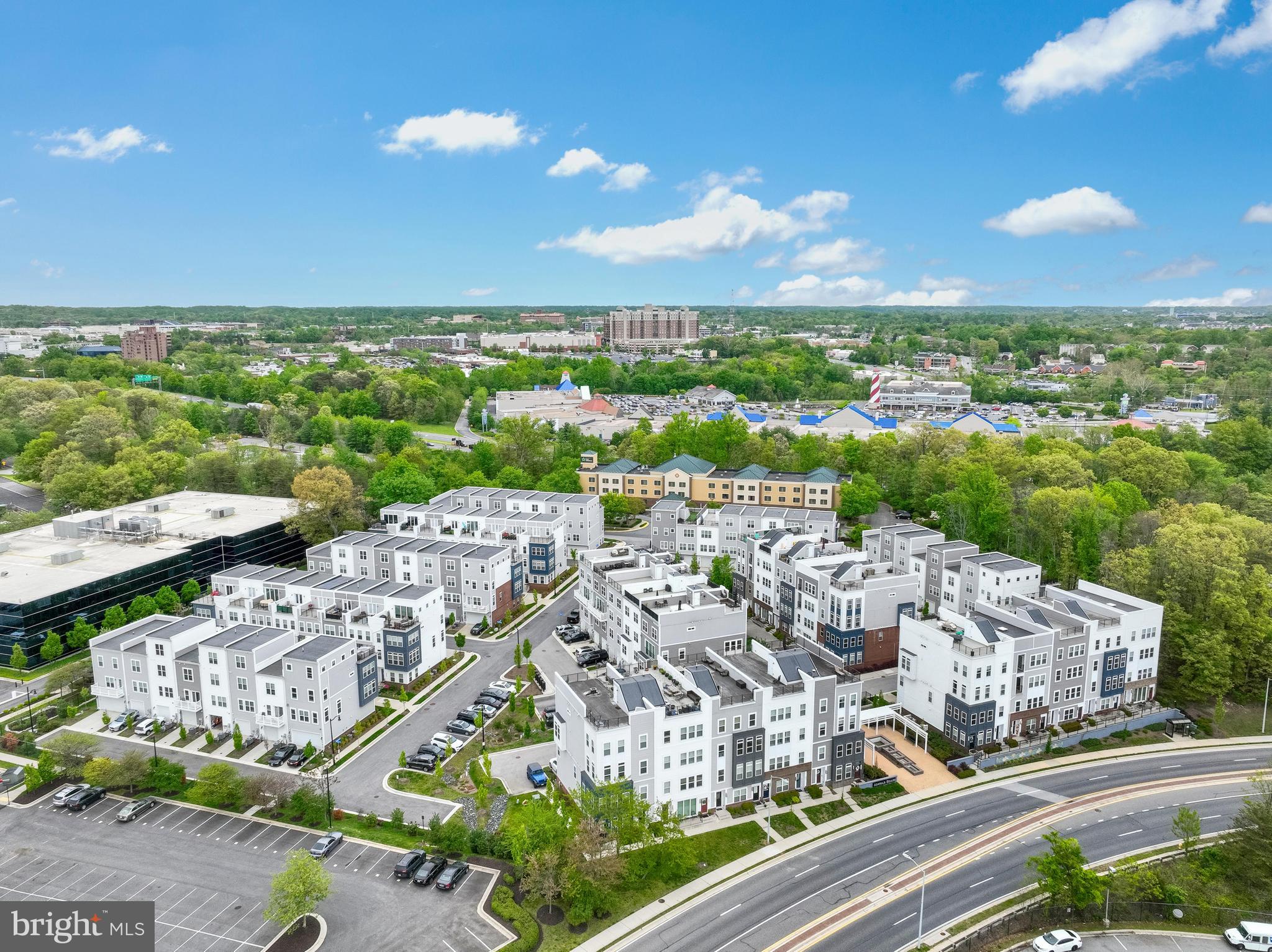 ADMIRALS SQUARE - Residential