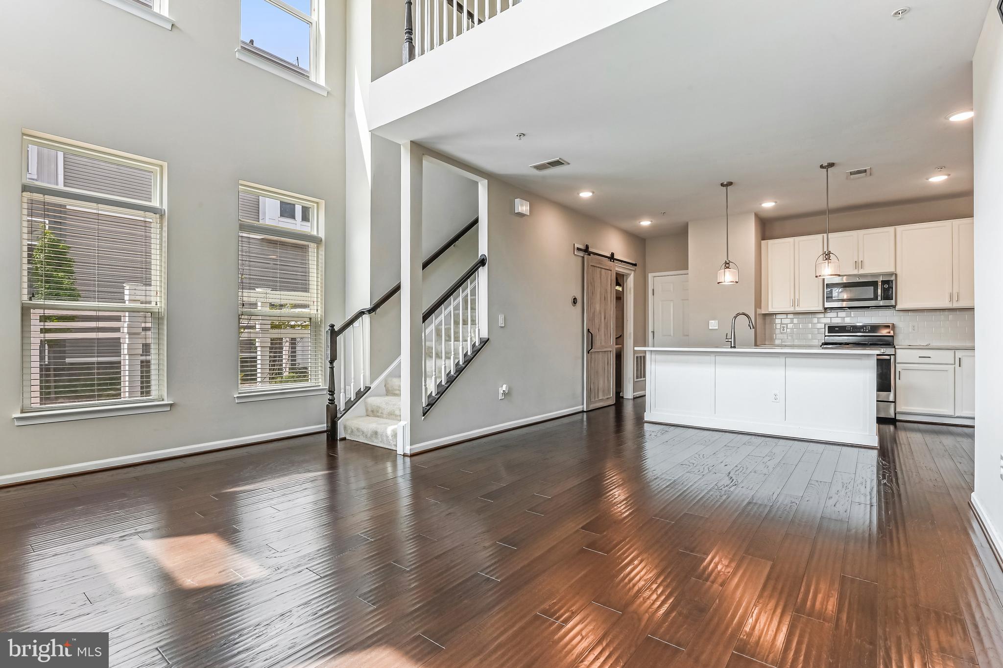 ADMIRALS SQUARE - Residential