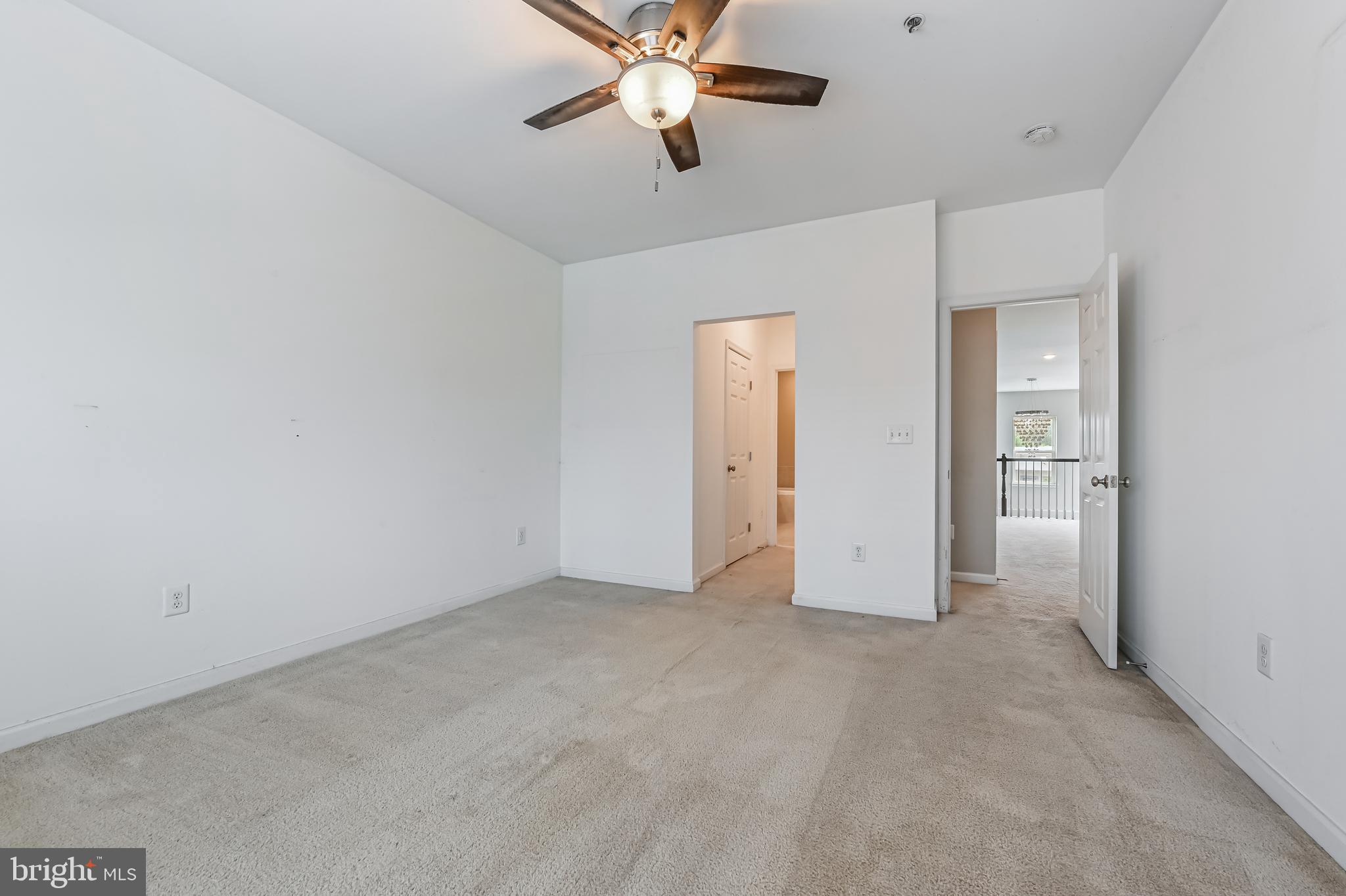ADMIRALS SQUARE - Residential