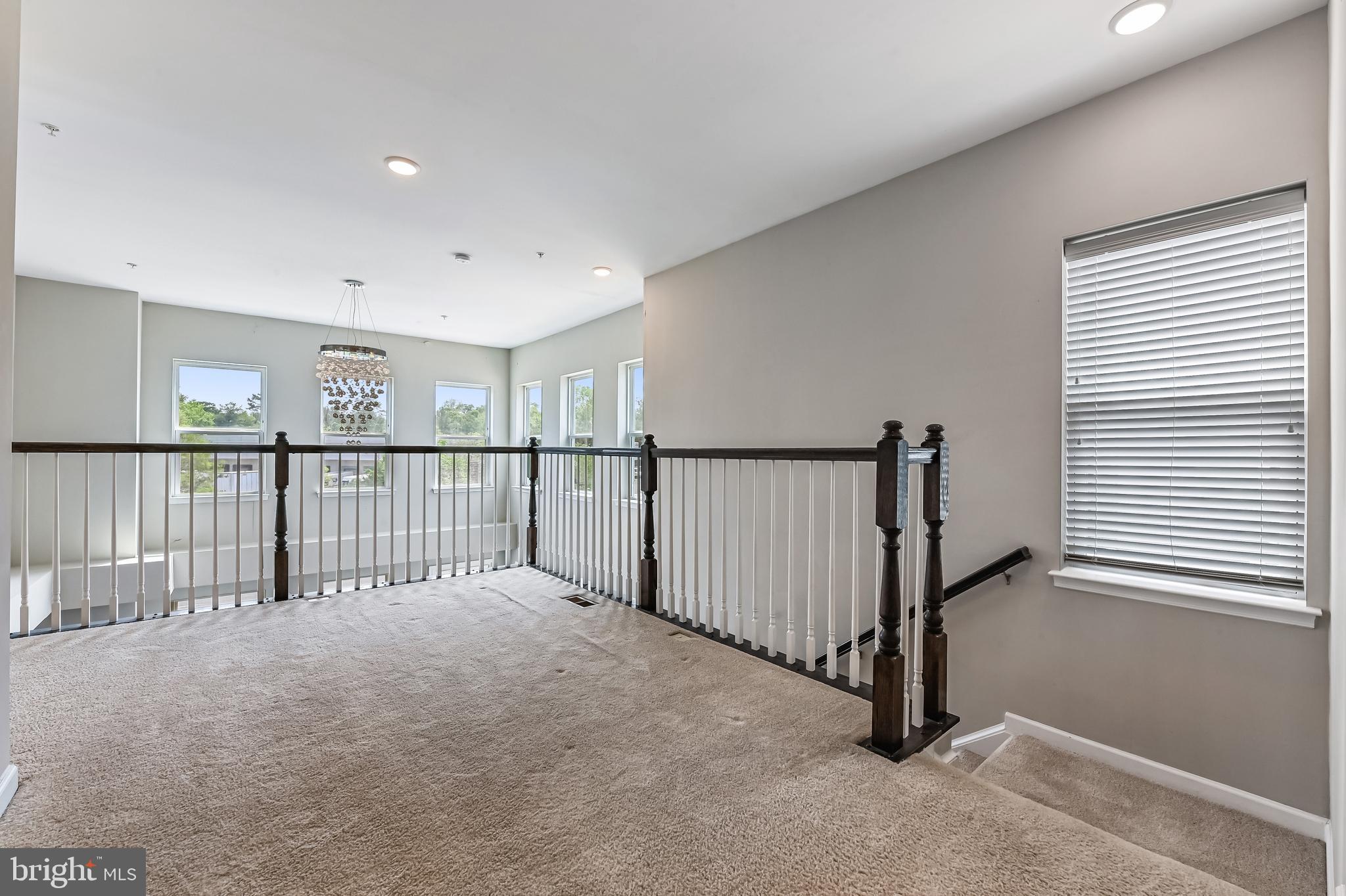 ADMIRALS SQUARE - Residential
