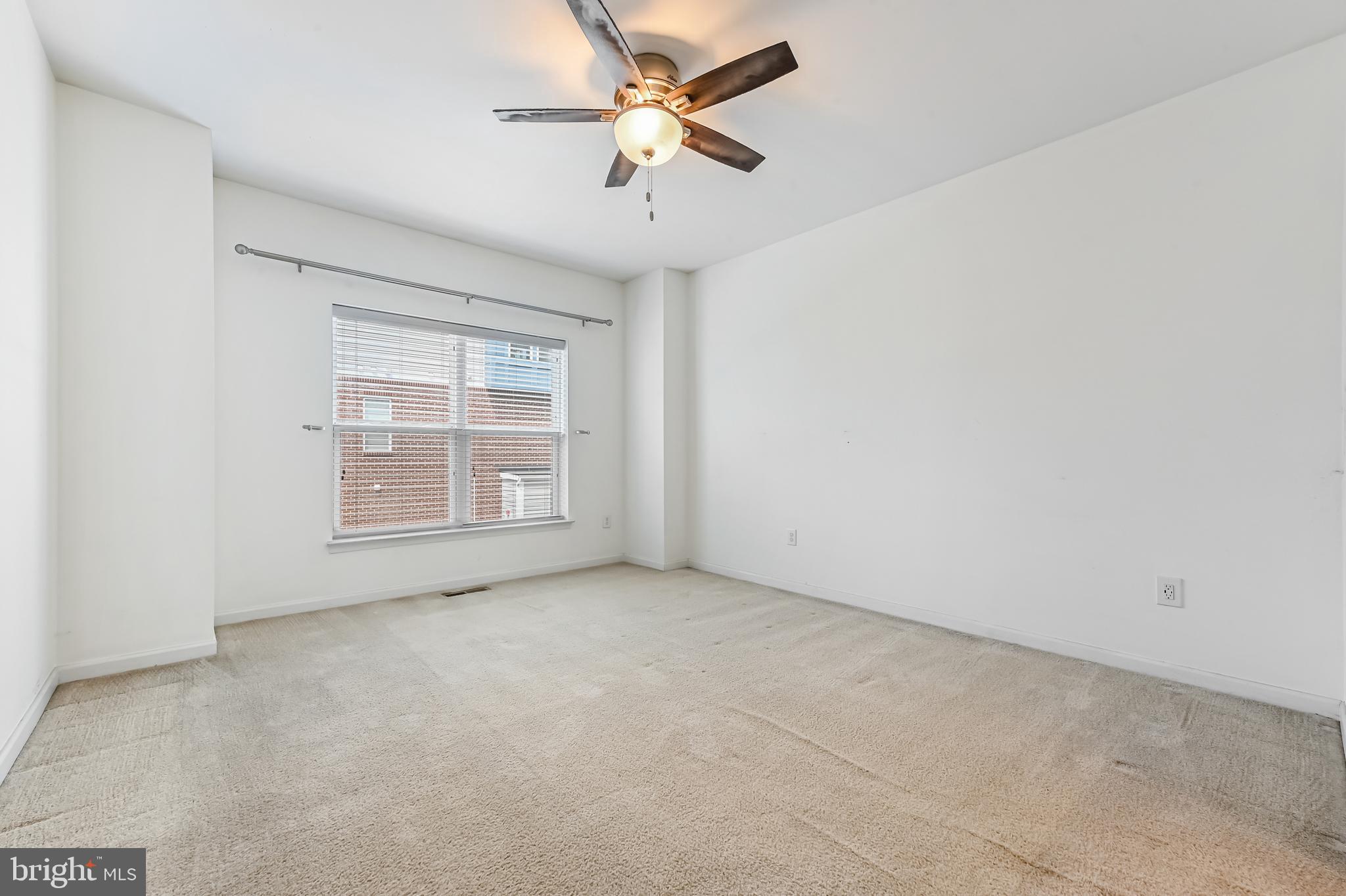 ADMIRALS SQUARE - Residential