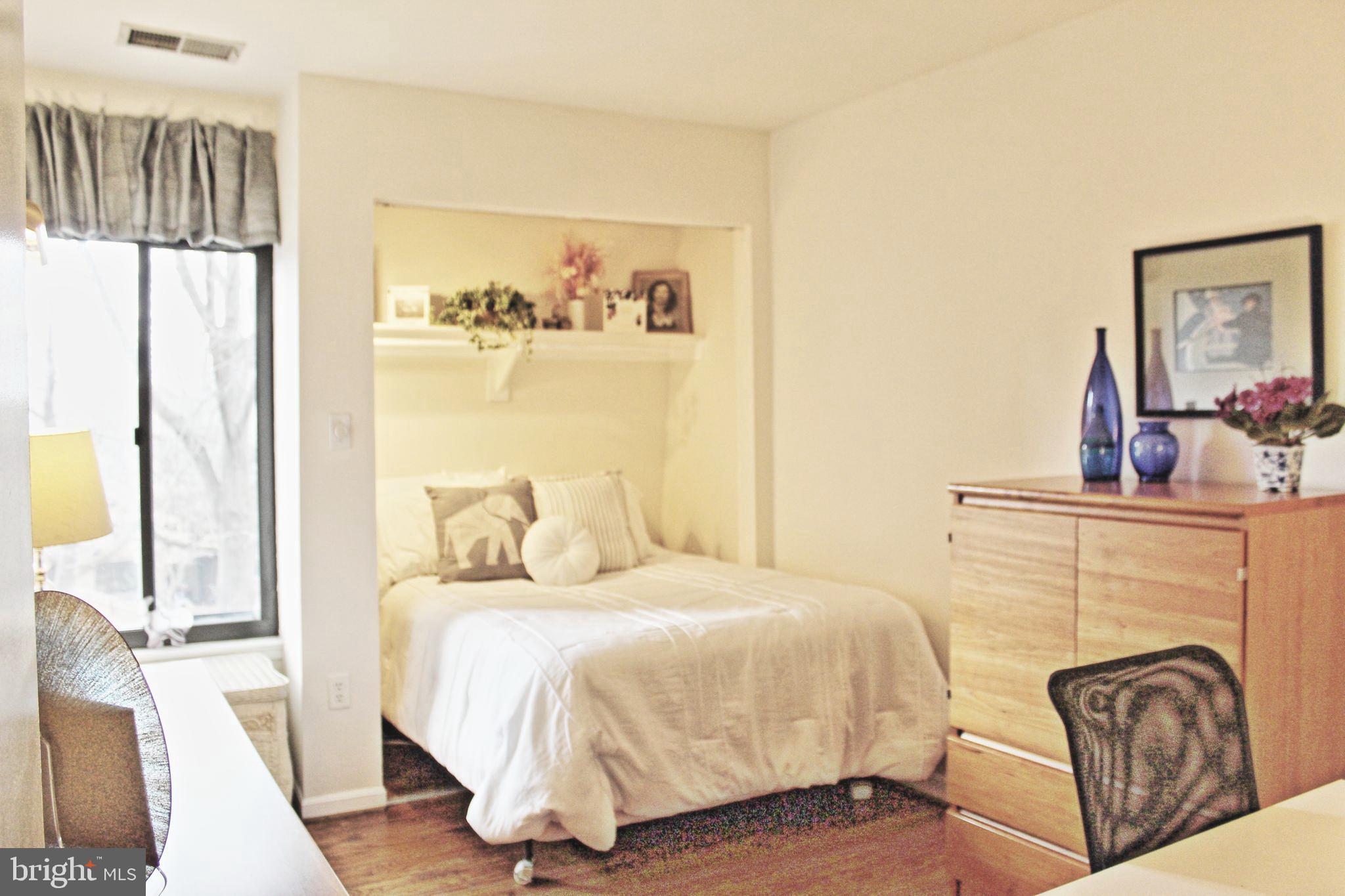 BRISTOW VILLAGE - Residential