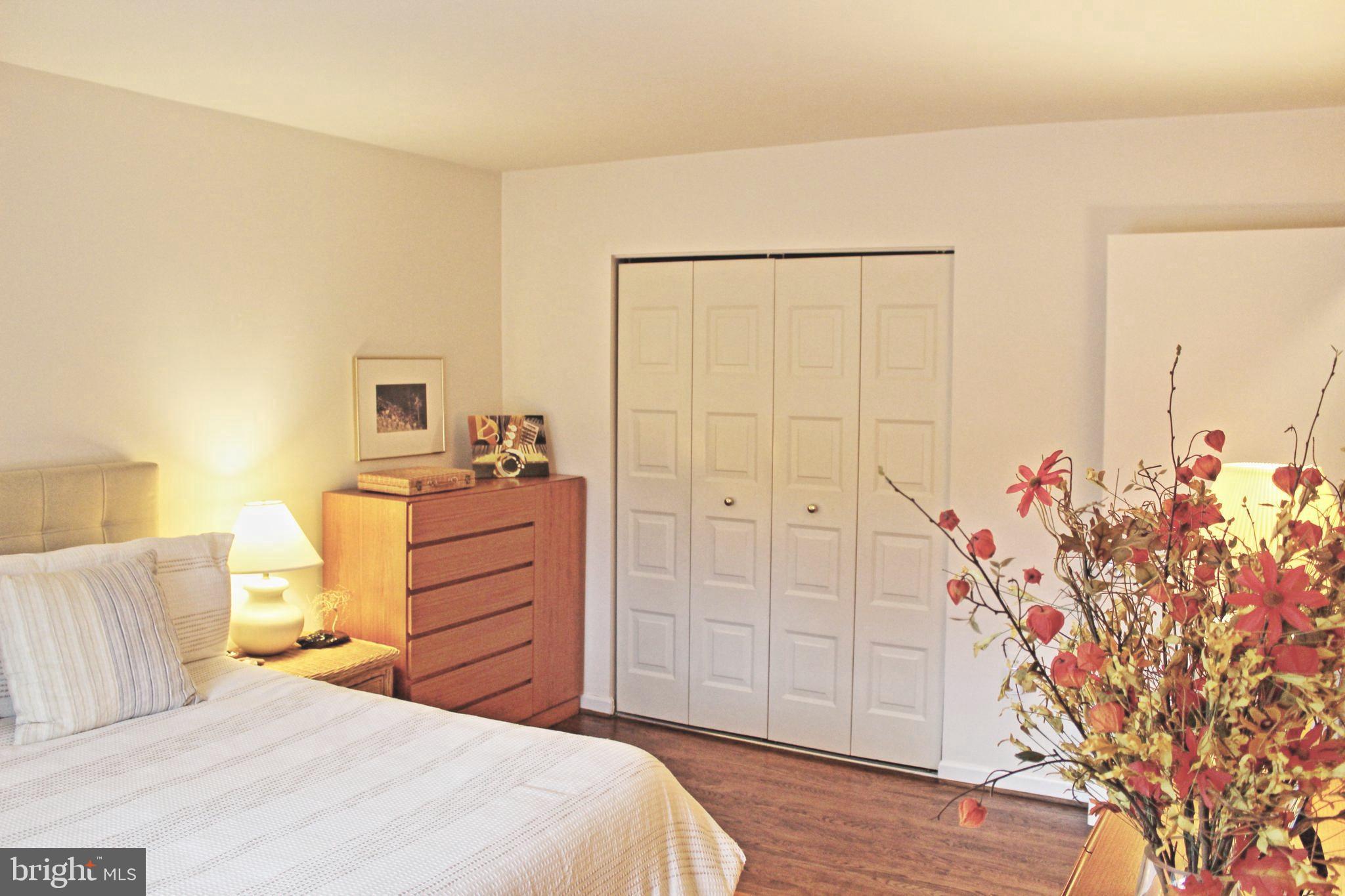 BRISTOW VILLAGE - Residential