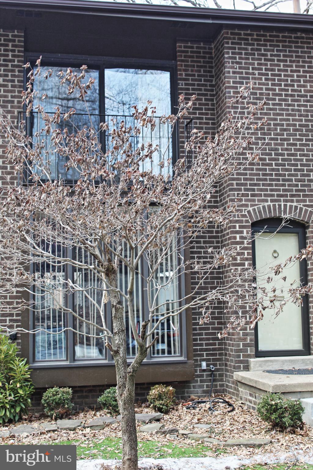 BRISTOW VILLAGE - Residential