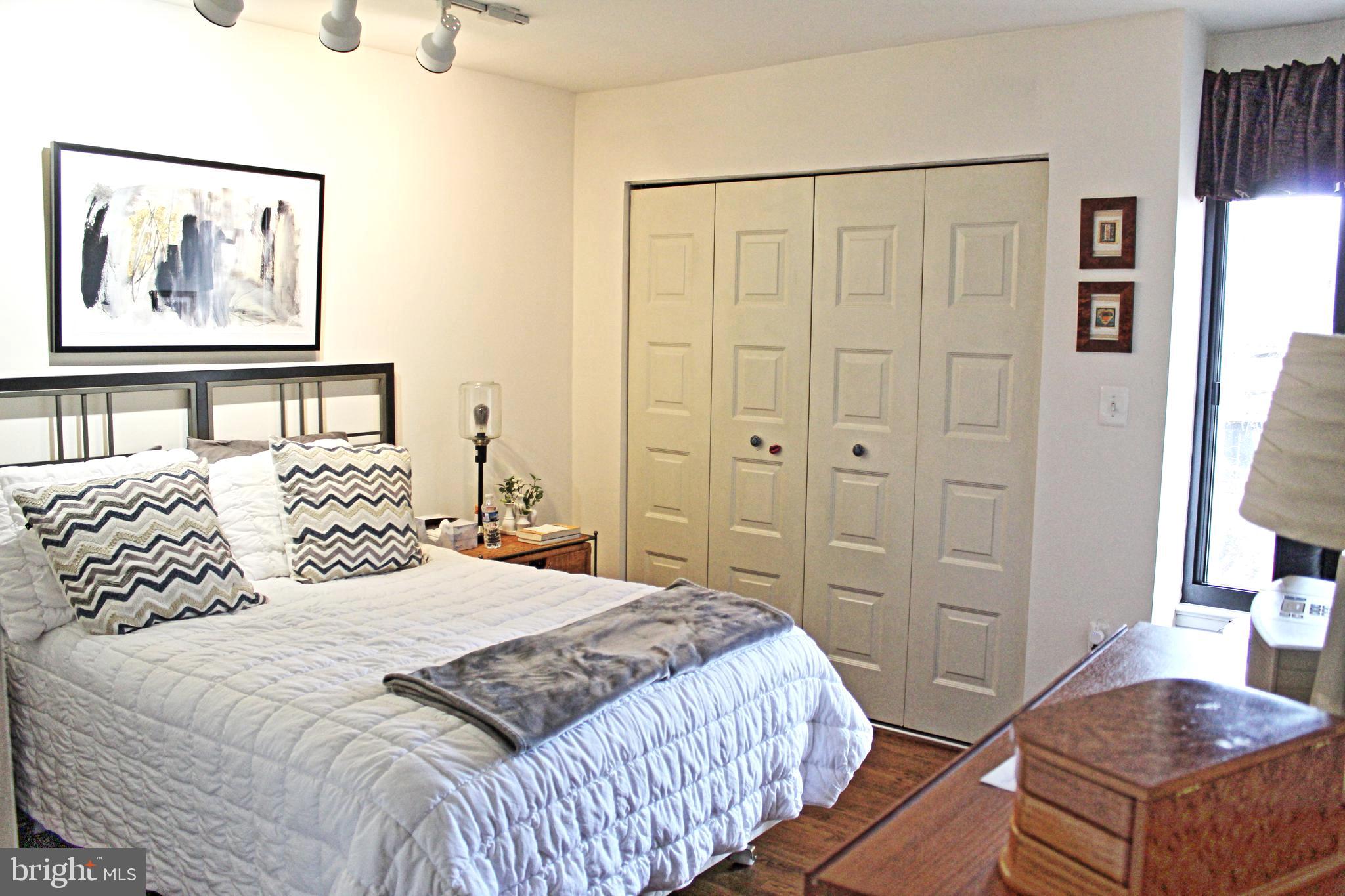 BRISTOW VILLAGE - Residential